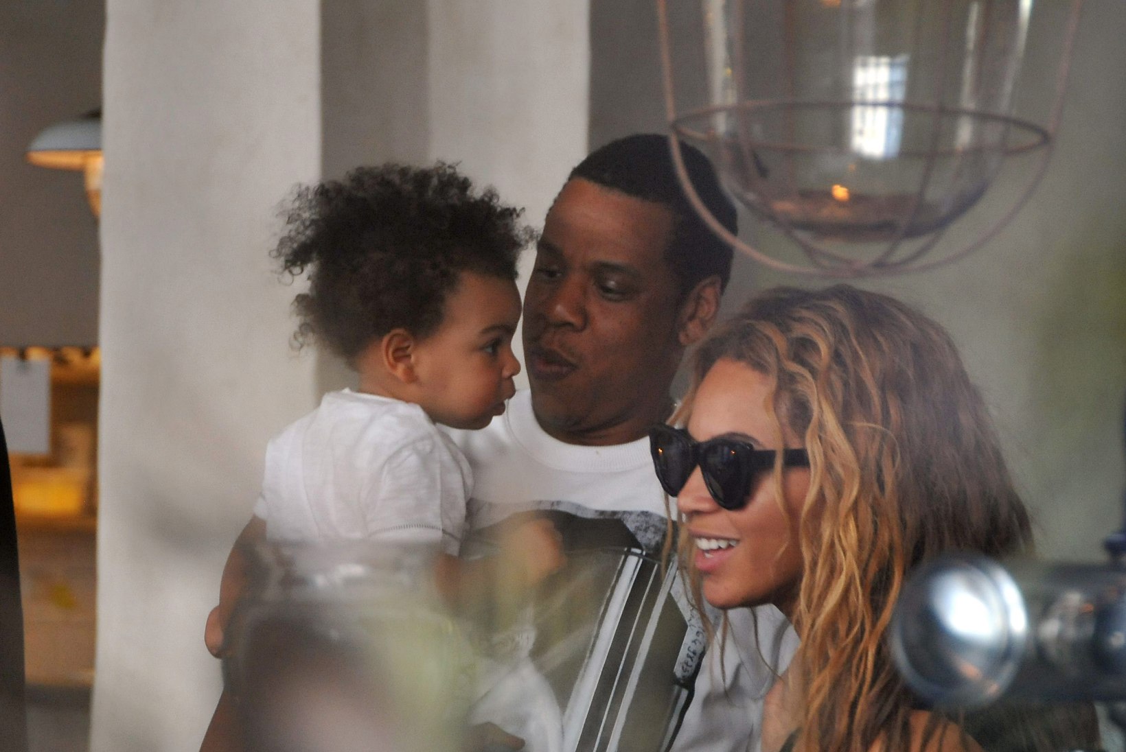 MAITSE ASI: Beyoncé ja Jay Z ostsid pea 24 000 euro eest alkot