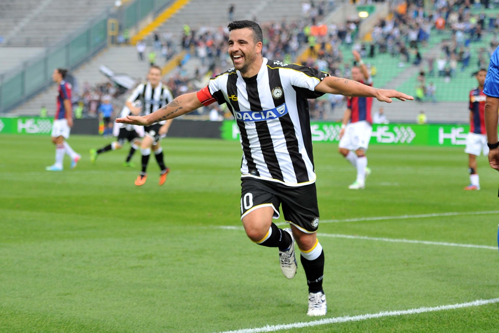 Serie A roundup: Derby d'Italia and Mario's penalty record