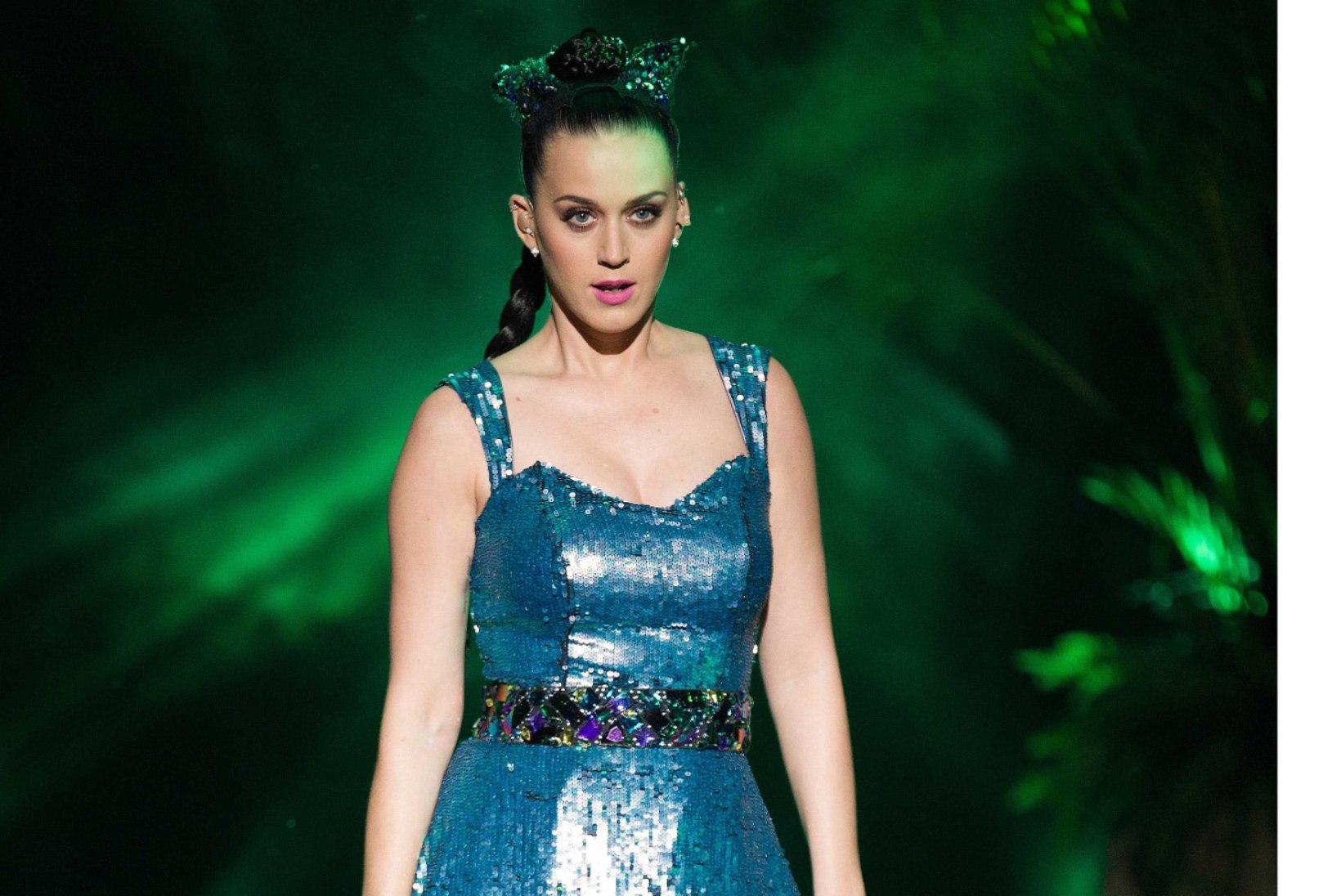 OO!  Kurvikas Katy Perry välgutas oma aluspesu