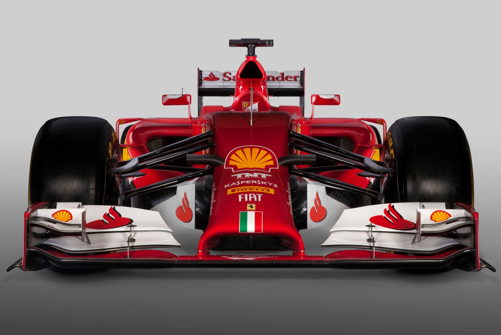 FOTOD: sellise Ferrariga kihutavad uuel hooajal Räikkönen ja Alonso