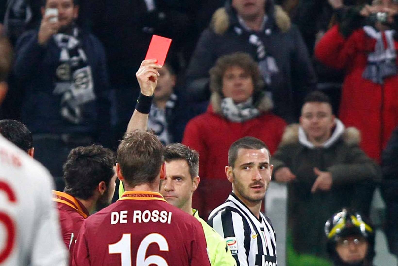 ÕUDNE MÖLL! Kaks punast kaarti saanud Roma kaotas Juventusele