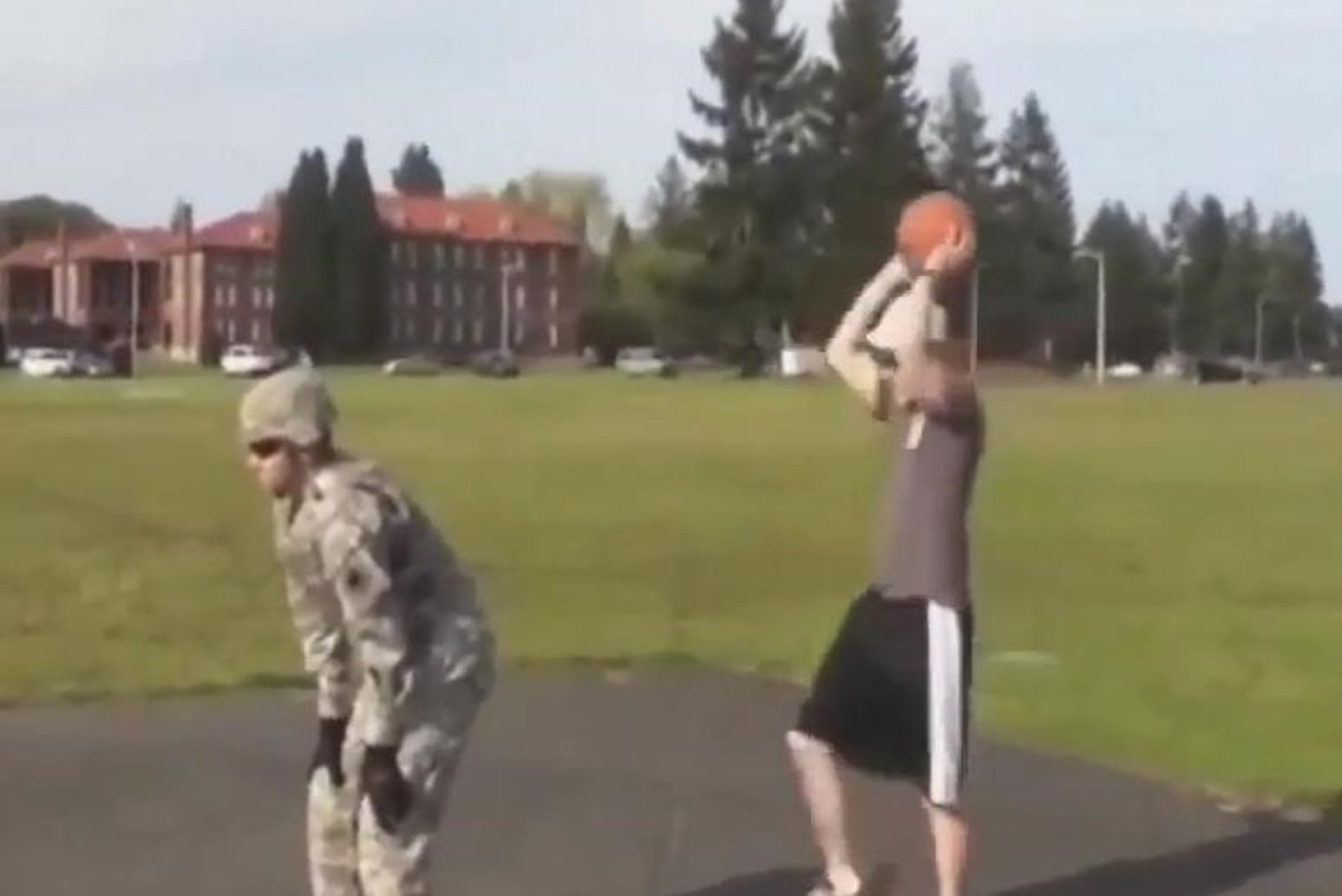 VIDEO: kes ütles, et sõjaväes nalja ei saa?