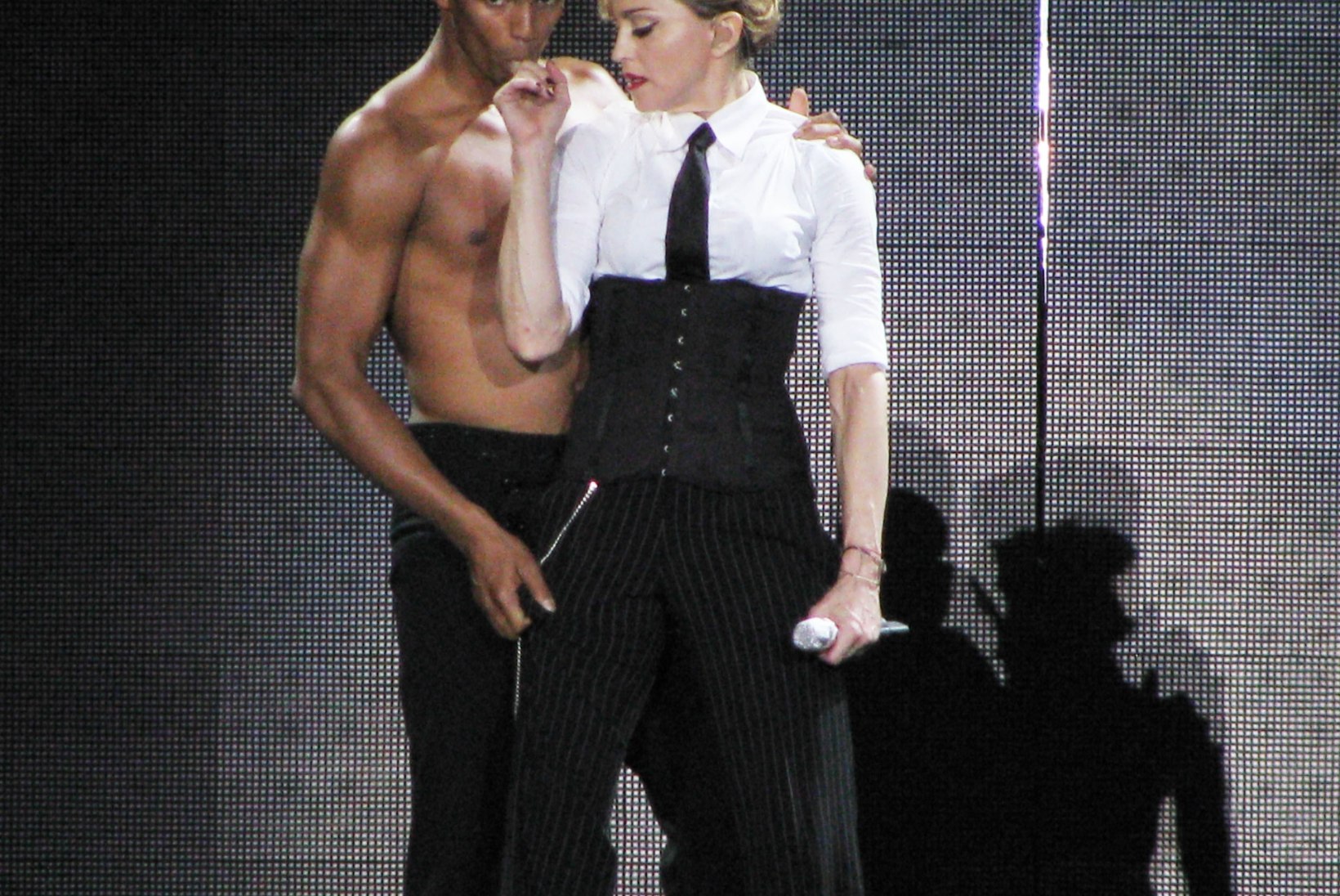 Madonnal jälle uus noor kallim