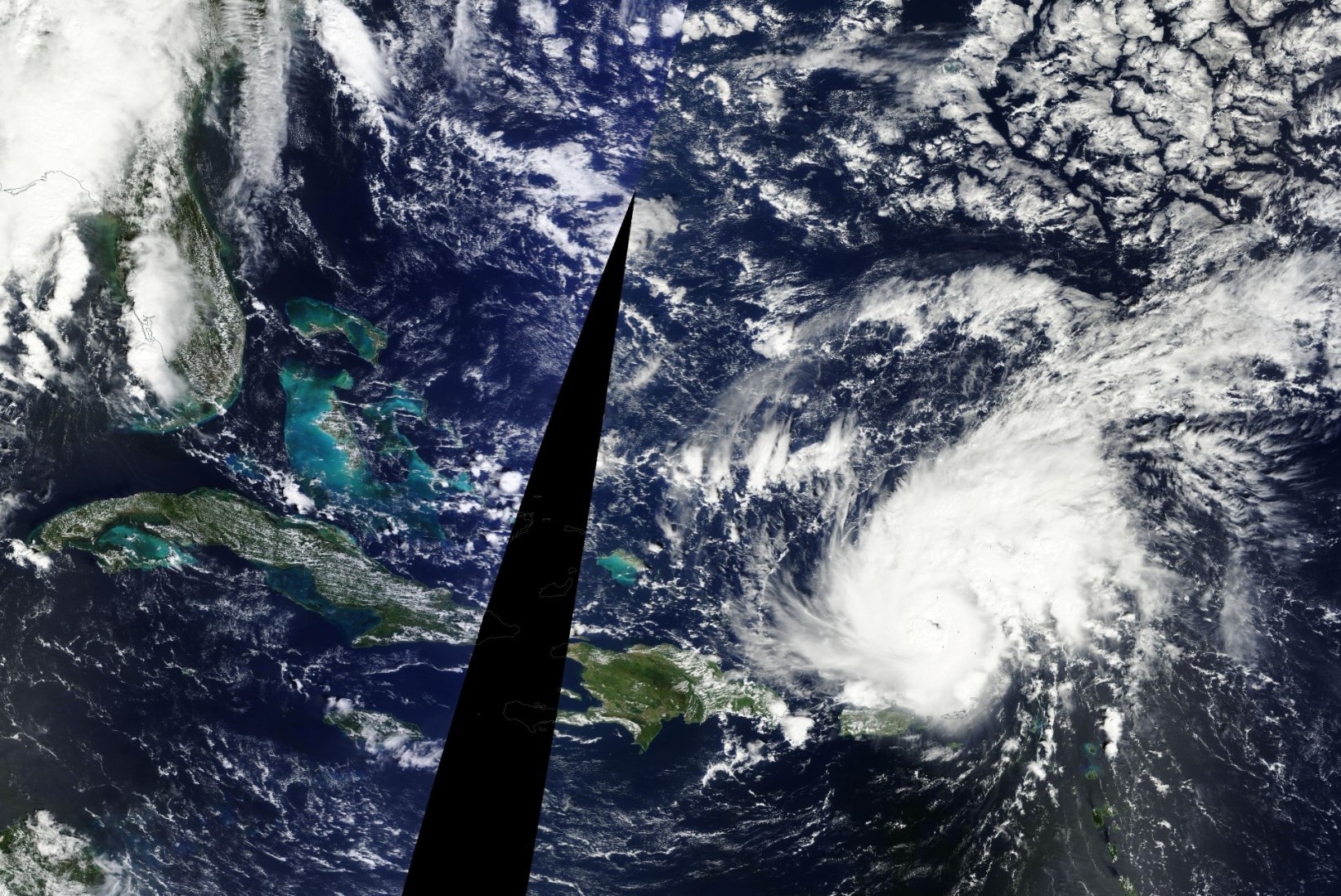 GALERII: Atlandil möllab vägev orkaan Gonzalo