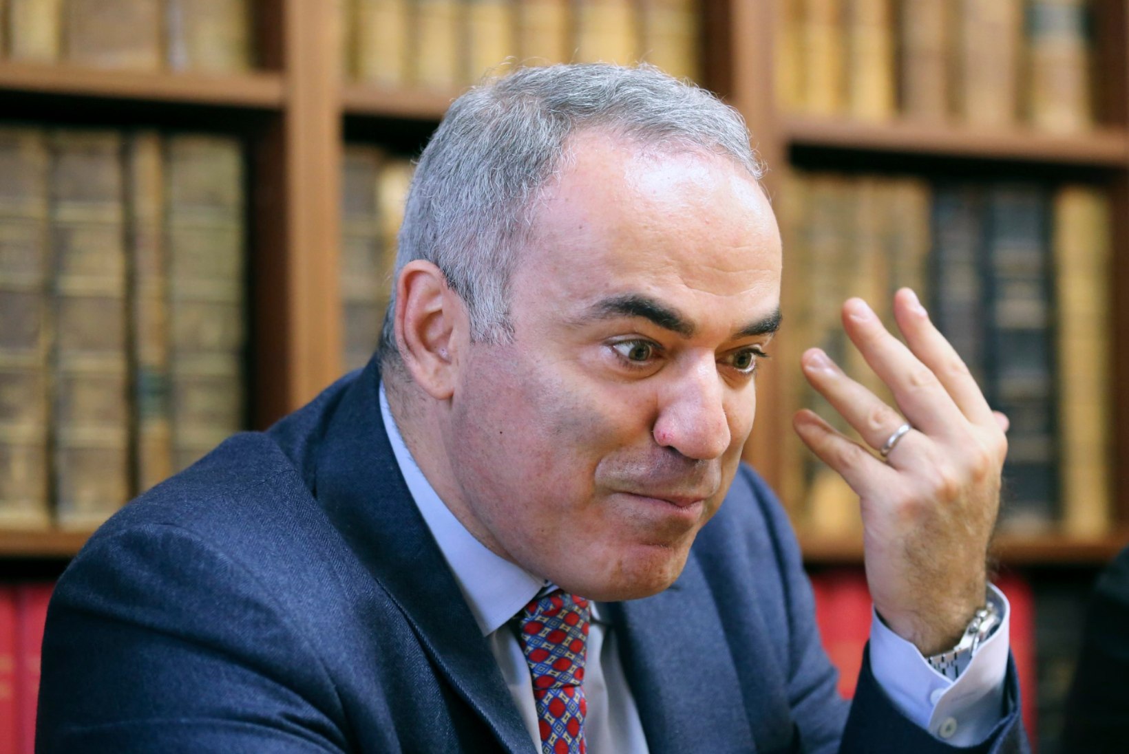 Garri Kasparov annab Tallinnas simultaani kiirmale noorte EM-i toetuseks 