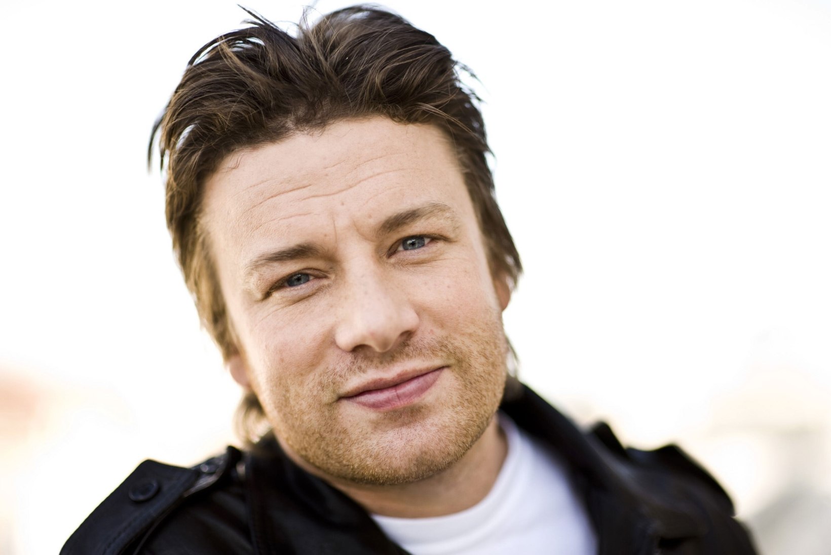 Tippkokk Jamie Oliver palkas oma restorani tööle pedofiili