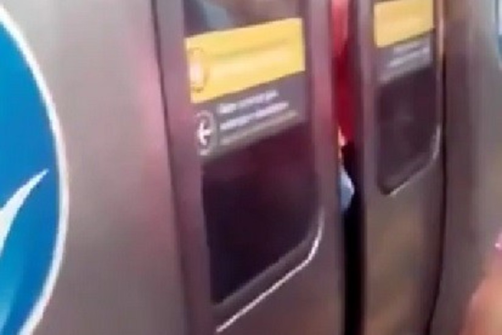VALUS VANGISTUS: erektsiooni saanud mees jäi riistaga metroos uste vahele kinni