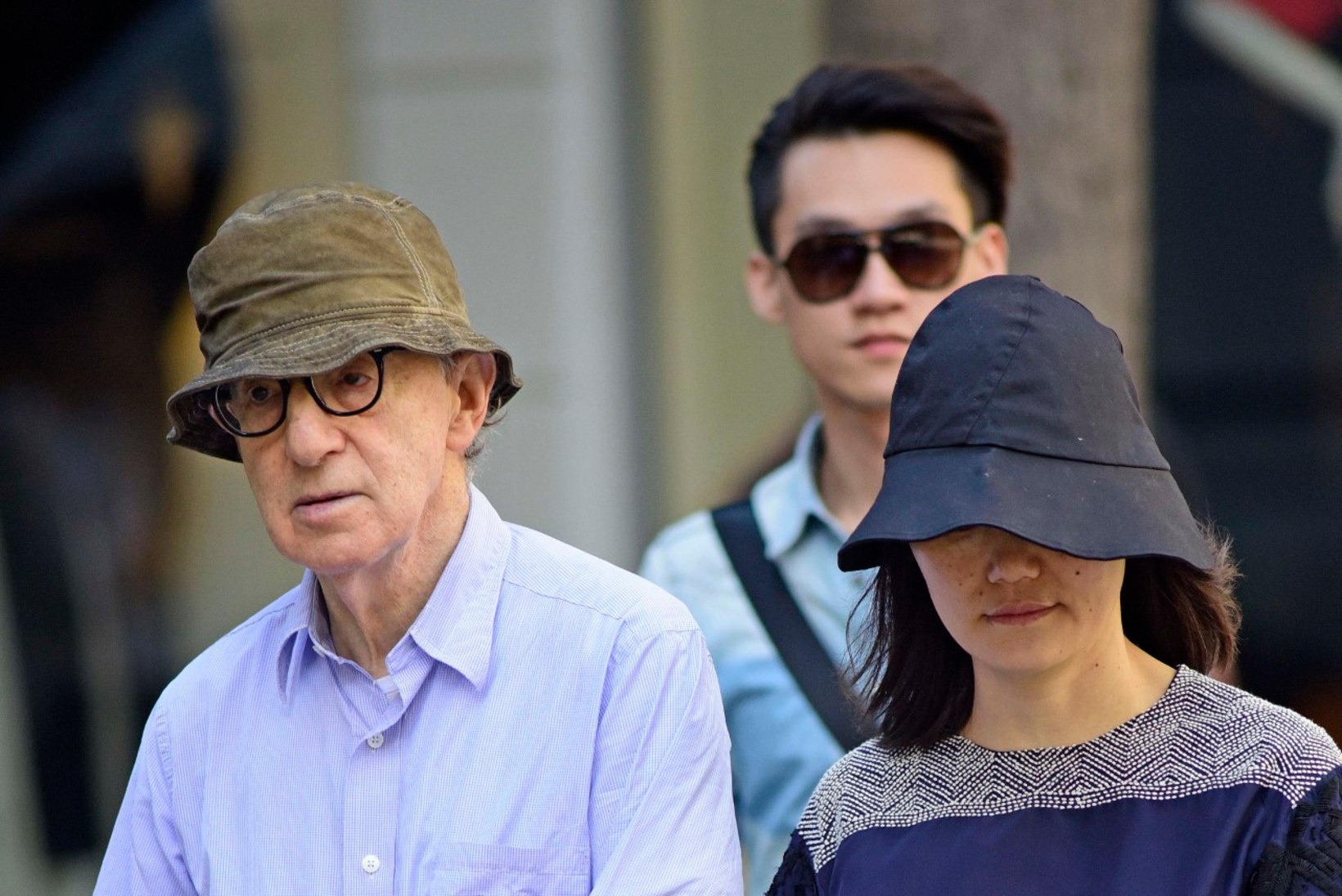 FOTOD: Woody Allen käis koos oma 37 aastat noorema abikaasaga jalutuskäigul