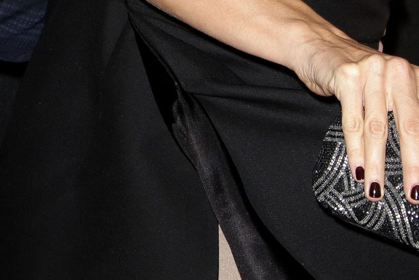 UPS! Jennifer Garneri trimmiv aluspesu tuli punasel vaibal nähtavale