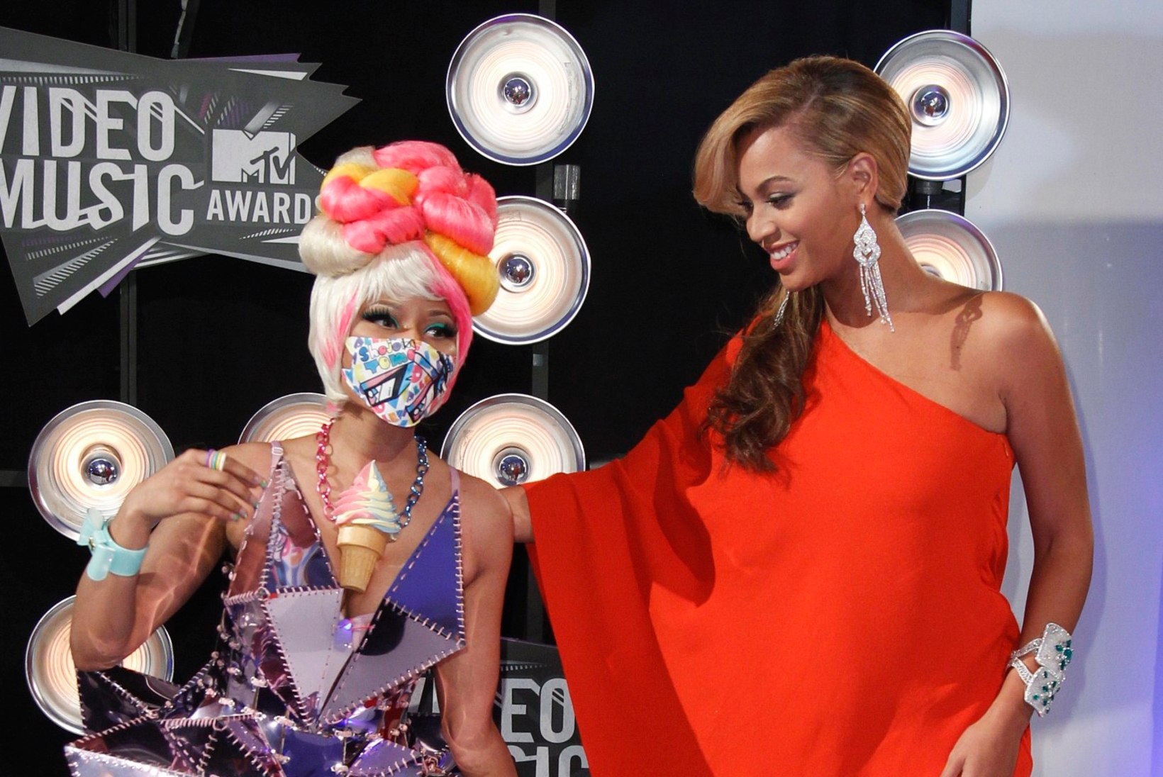 VIDEO: Beyonce ja Nicki Minaj võitlesid lauluga naiste õiguste eest