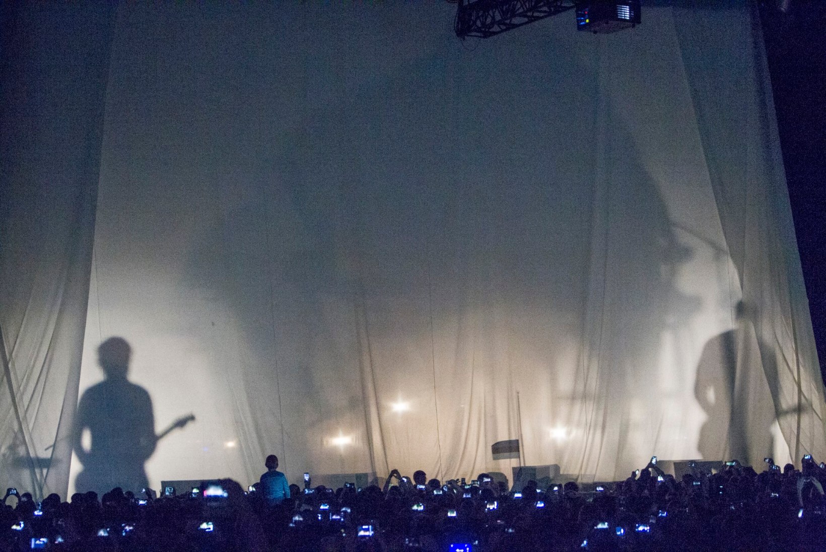OneRepublic tegi Saku suurhallis varjuteatrit