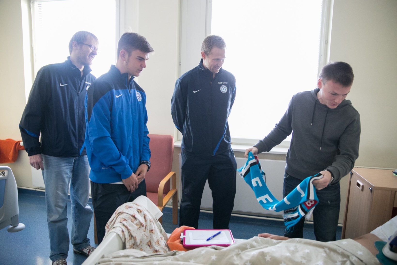 GALERII: Eesti jalgpallikoondis külastas Lastehaiglat