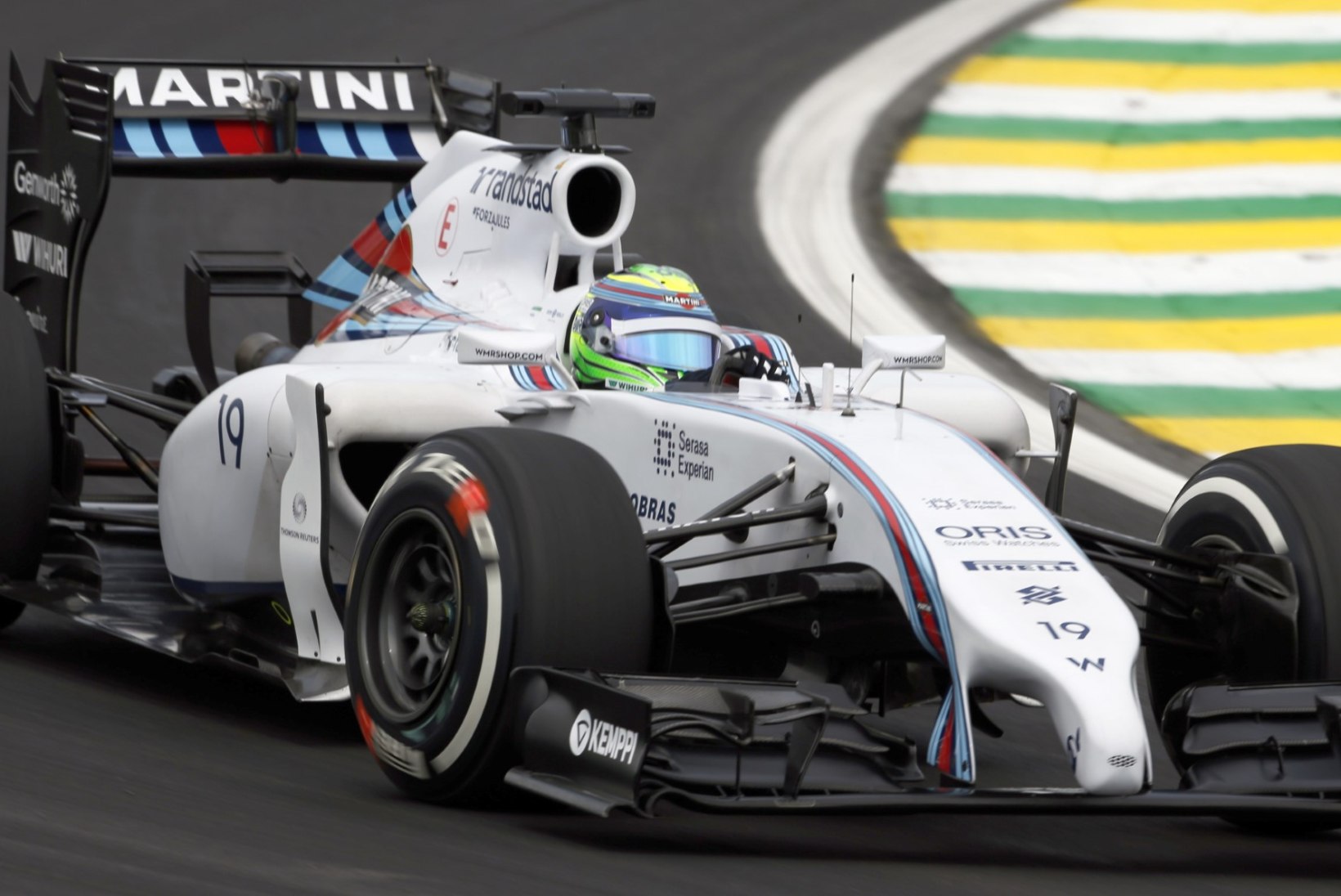 GALERII: Rosberg näitas vabatreeningutel Hamiltonile hambaid
