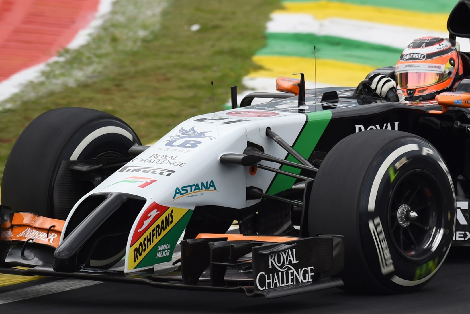 GALERII: Võitlus esikohale jätkub - Rosberg tegi kvalifikatsioonis Hamiltonile ära. 