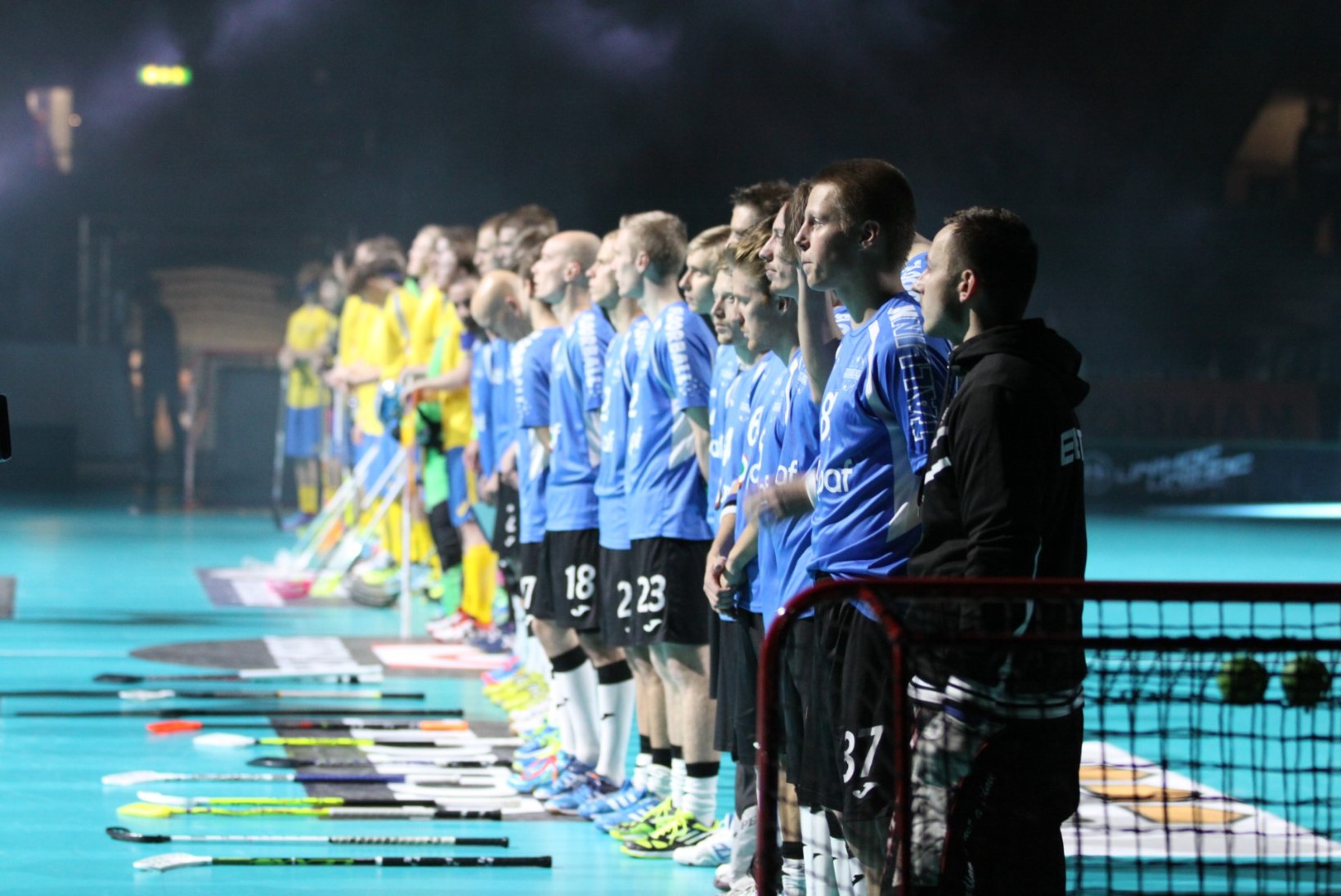 GALERII: Eesti sai saalihoki MMi veerandfinaalis Rootsi käest oodatult jõleda kolaka