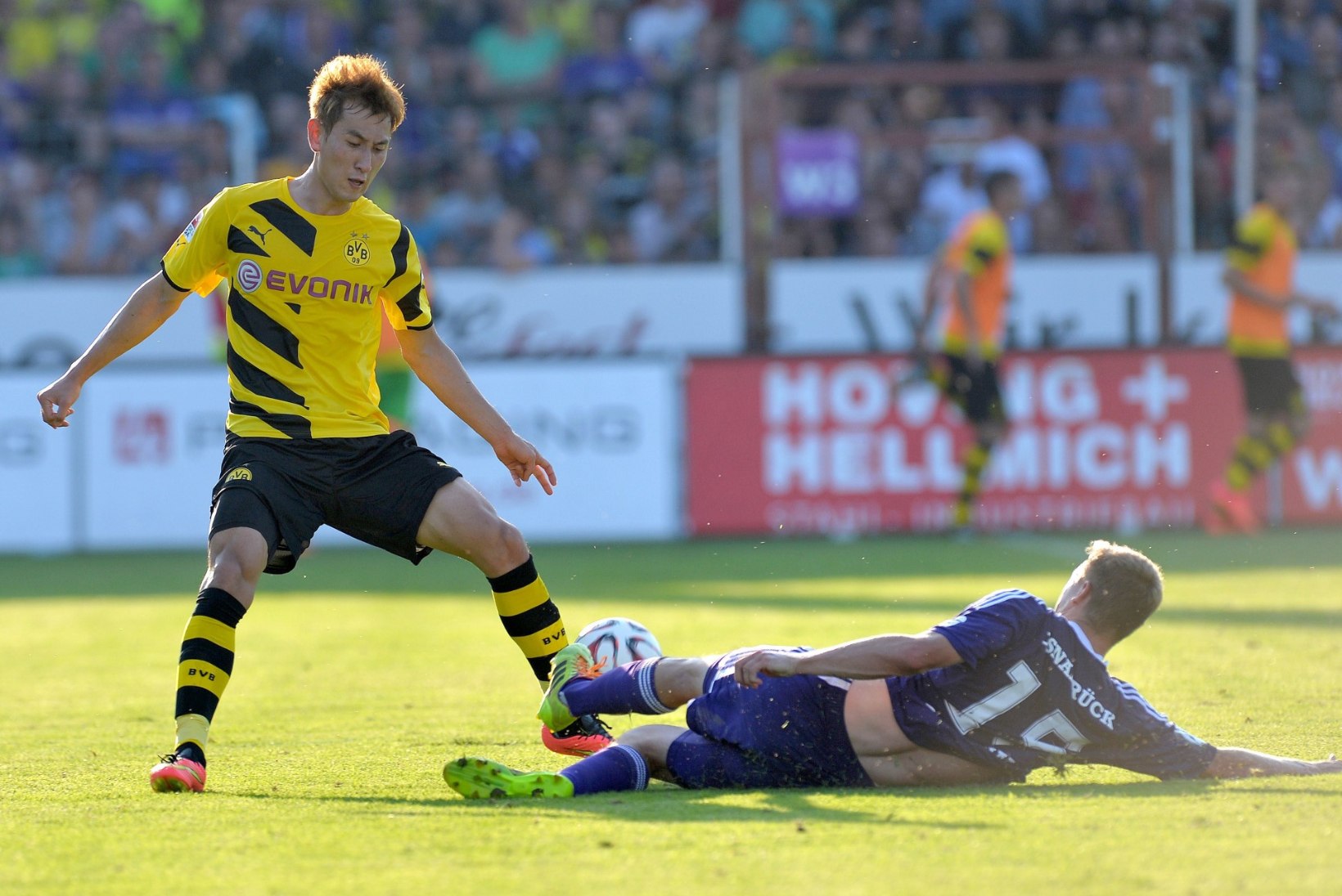 Klavani ja Augsburgiga liitus Dortmundi Borussia ründaja
