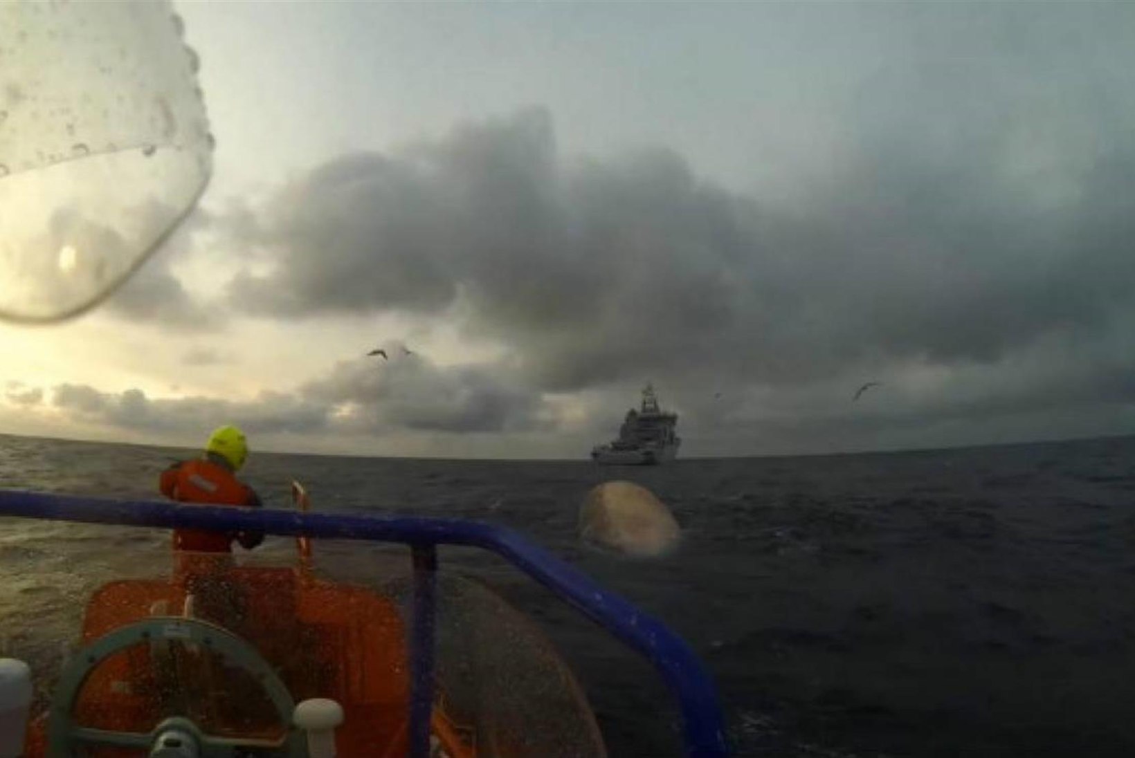 Norras tulistati plahvatusohtlik vaal raskekuulipildujaga sõelapõhjaks 
