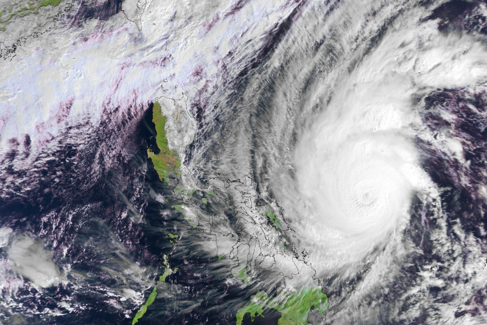 VÕIMAS MARU TULEKUL: Filipiinidel evakueeriti võimsa taifuuni teelt rohkem kui pool miljonit inimest 