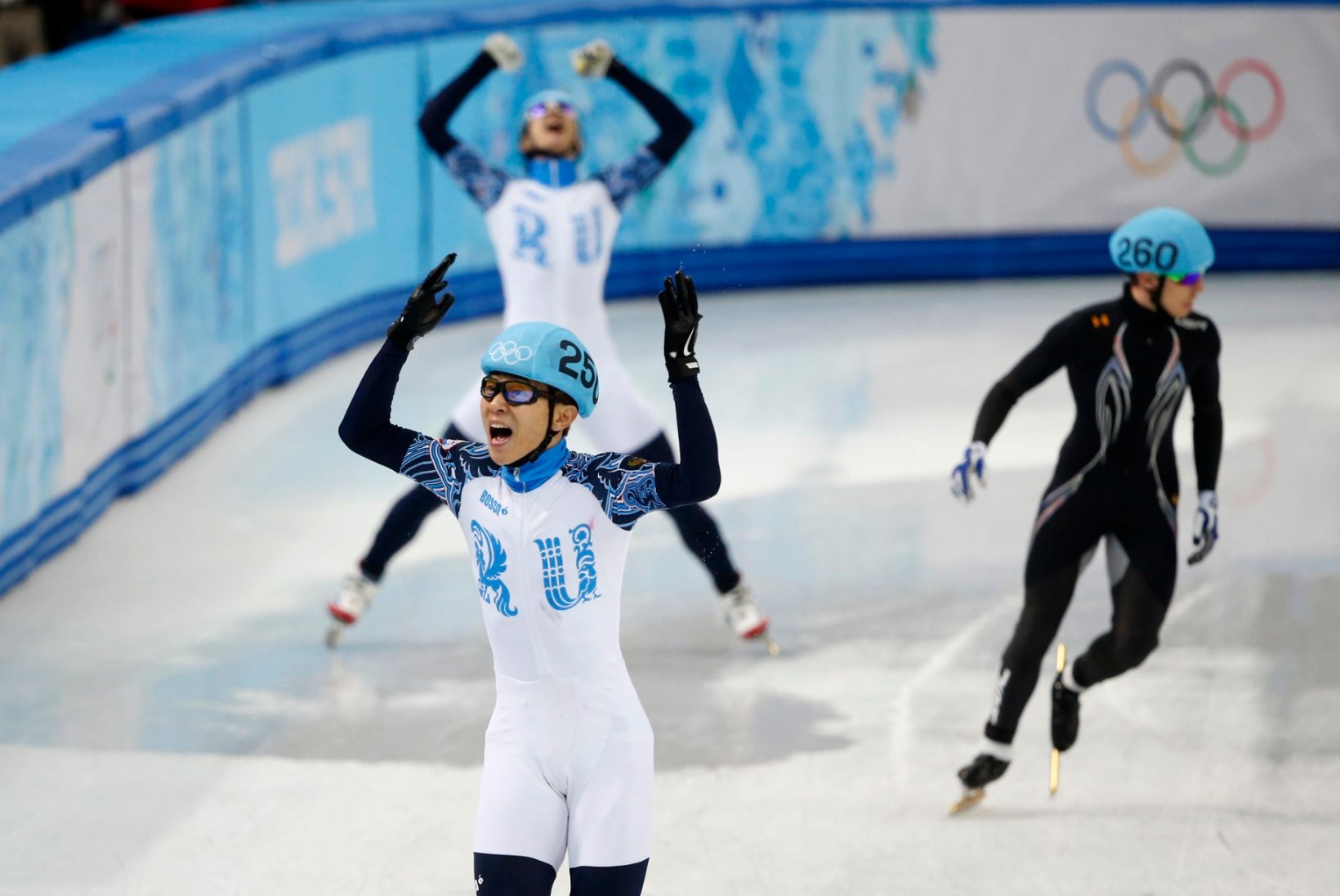 FOTOD: Venemaad esindav korealane võitis poole tunni jooksul kaks kuldmedalit
