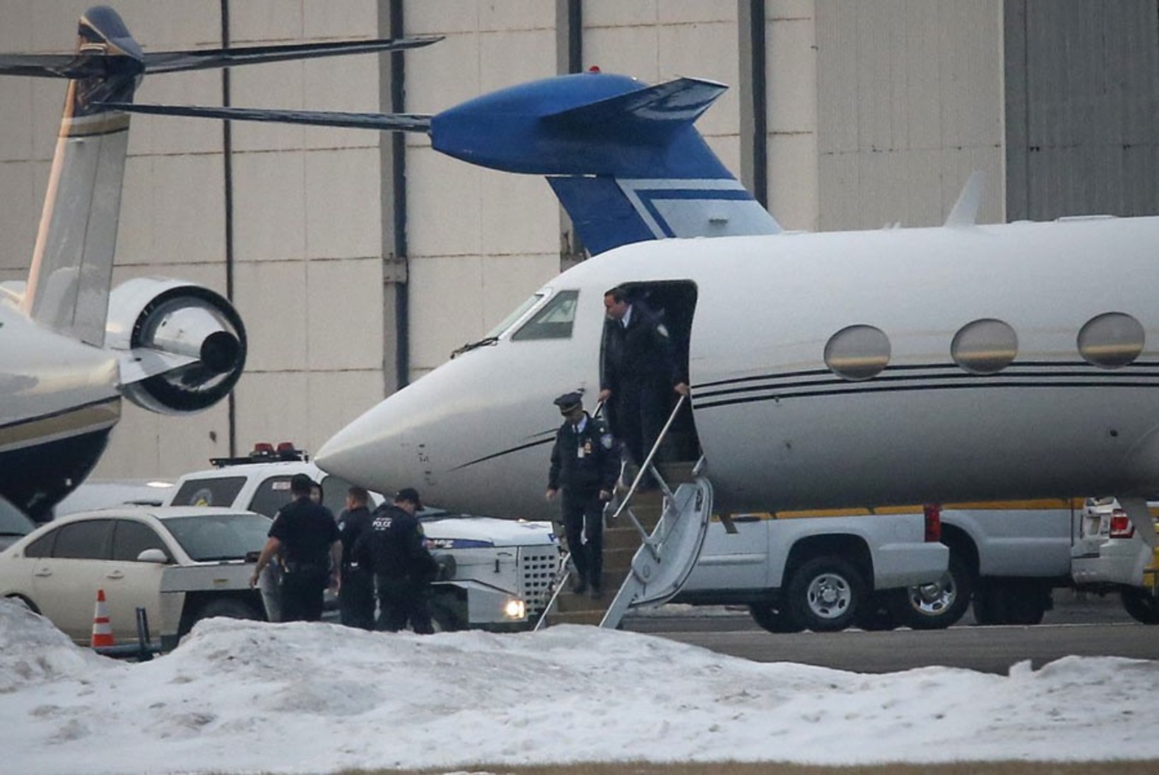 Bieber lällas lennukis: piloodid kandsid hapnikumaske ja stjuuardess põgenes kokpitti