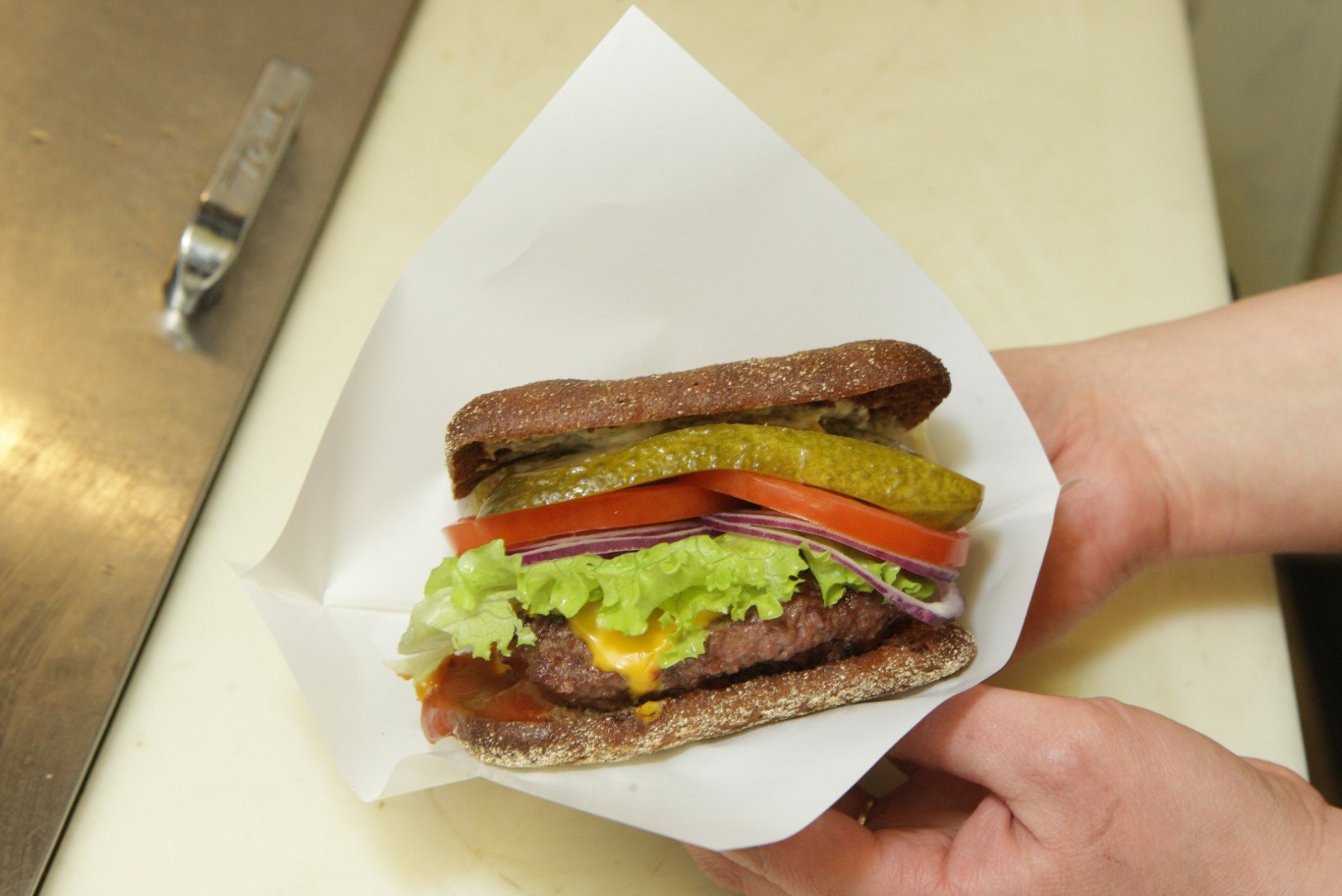 Hamburger: kotletisaiast tervislikuks kiirtoiduks