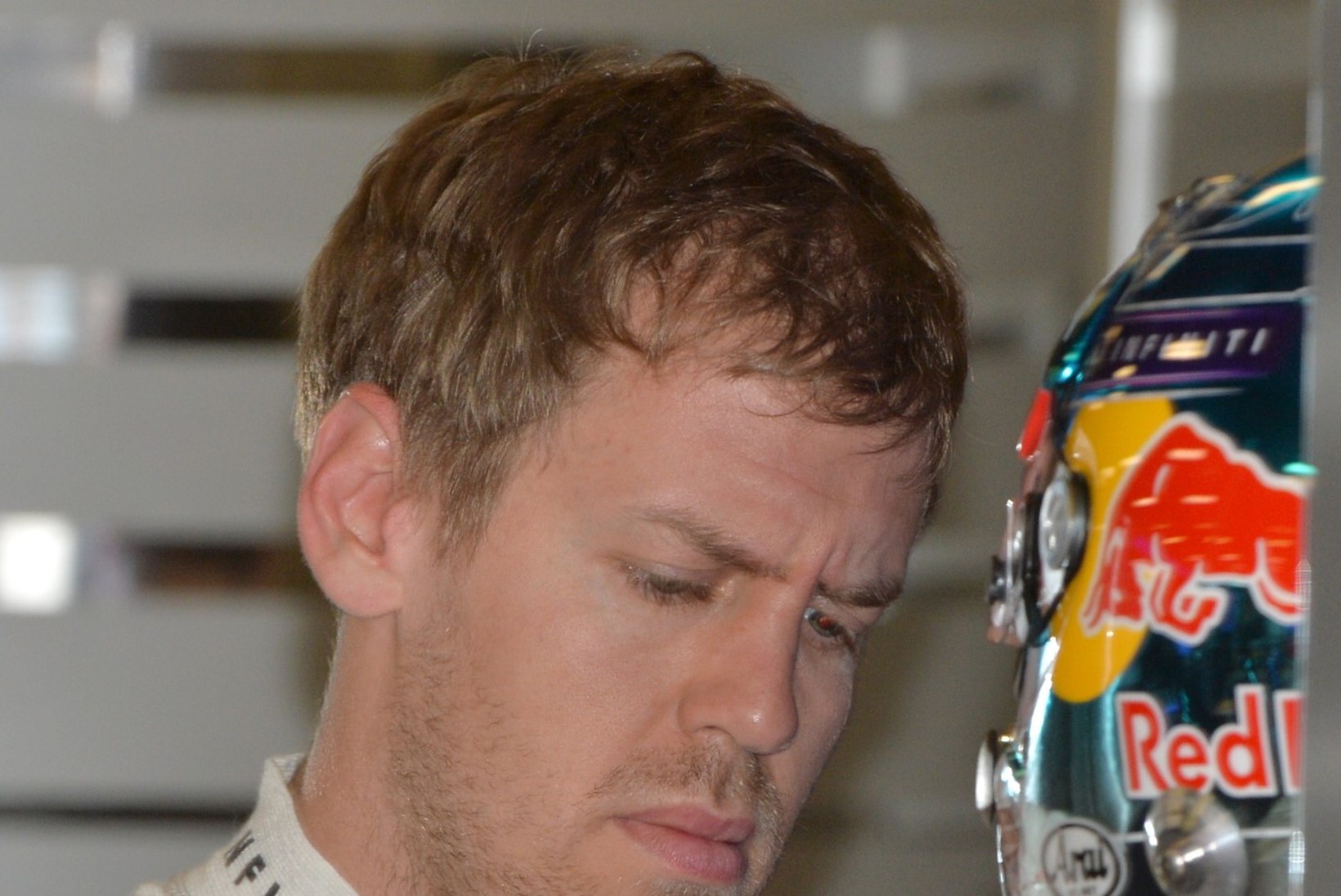Sebastian Vetteli põrumine pani Austraalia publiku rõkkama