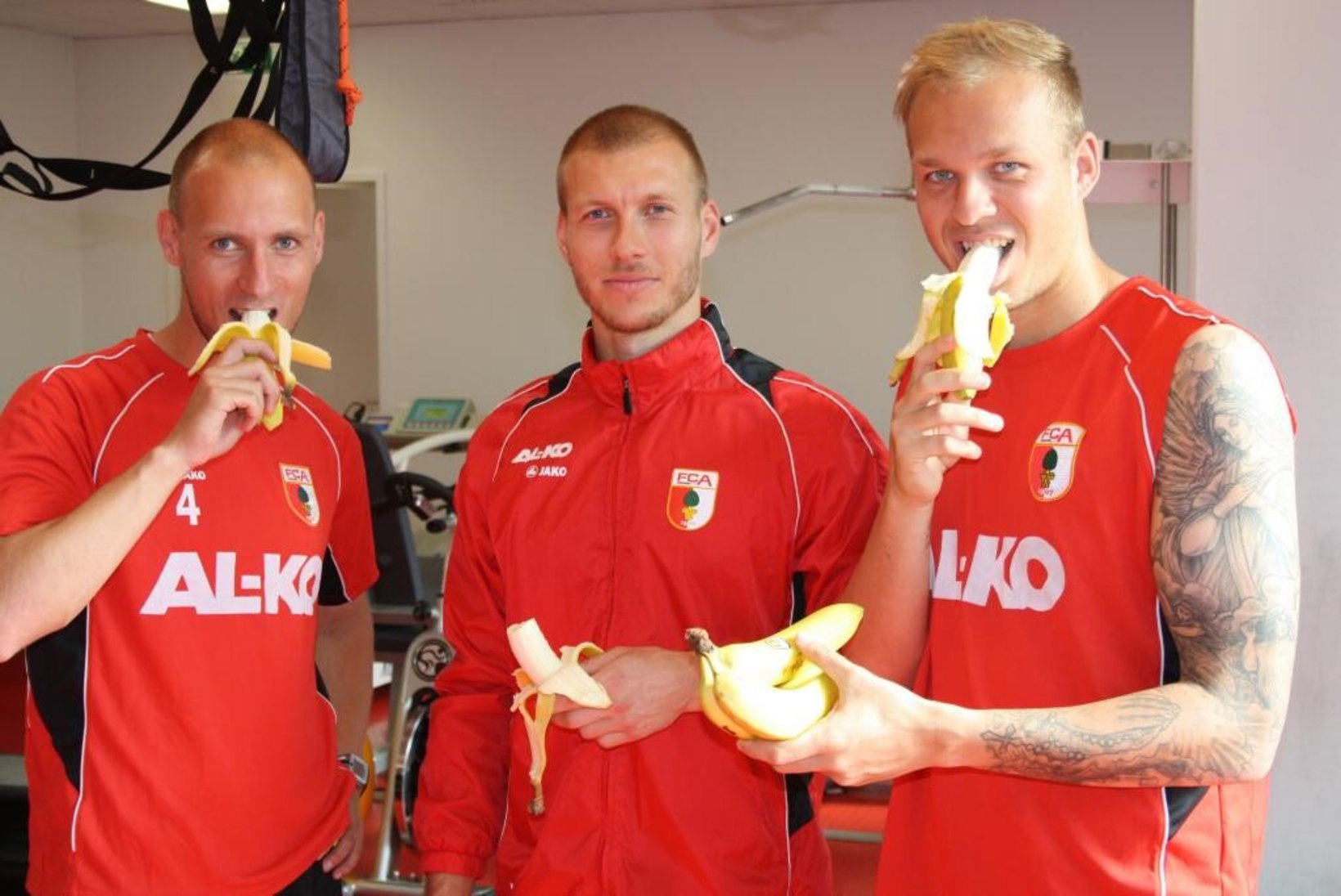 FOTOUUDIS: Ragnar Klavan sõi ka banaani!