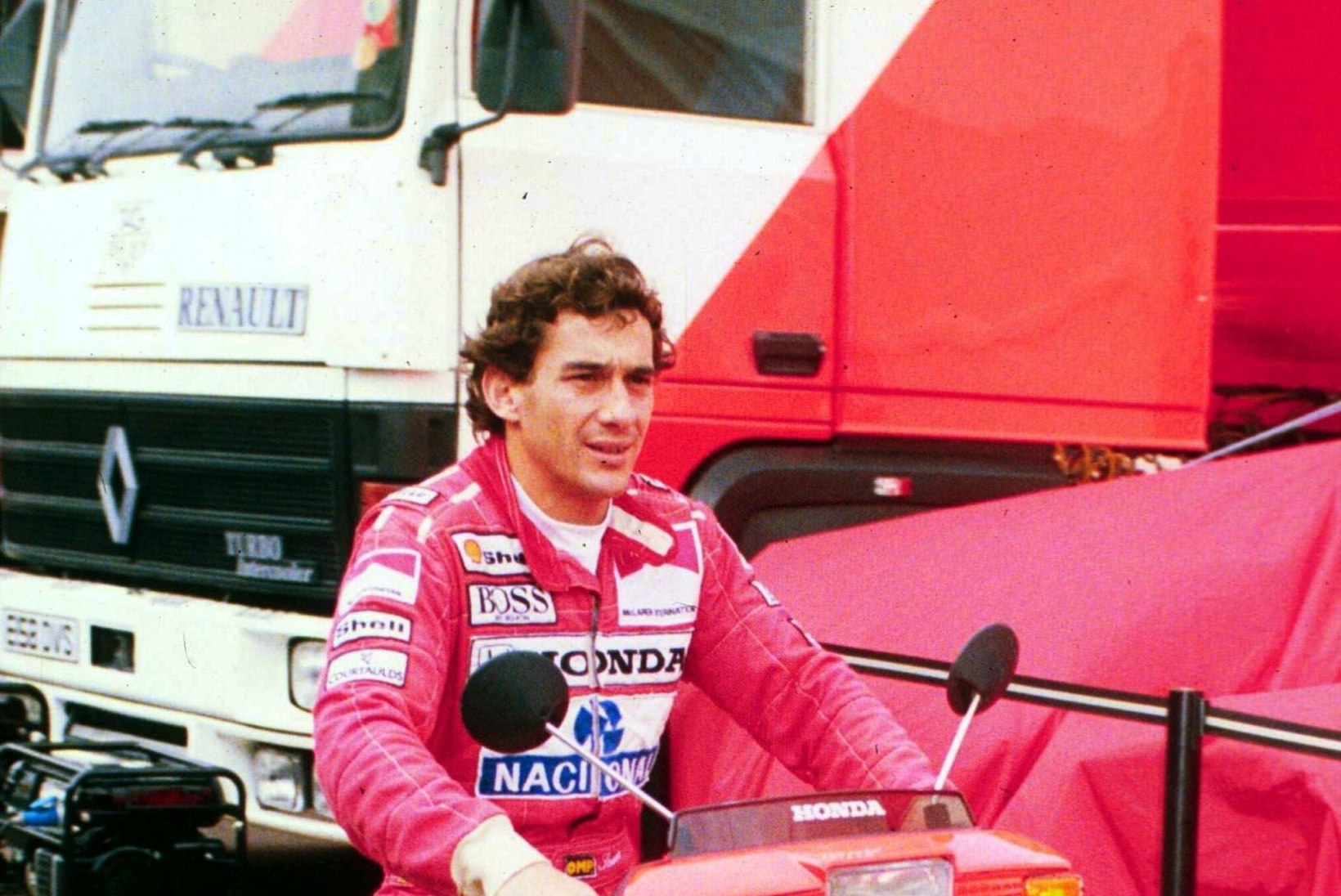 GALERII JA VIDEO | Varalahkunud vormelilegendi Ayrton Senna elu ja karjäär