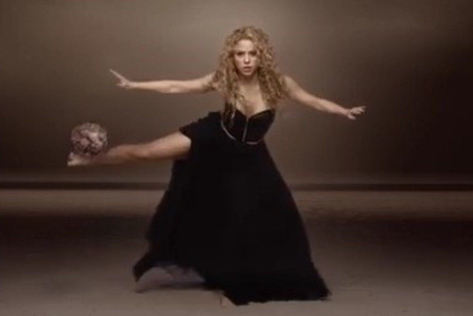 VAATA SEDA: Shakira MM-laulule tehti vinge video