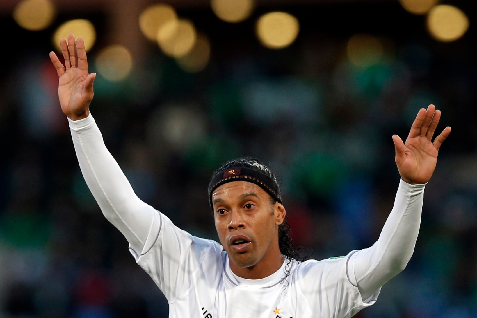 FOTOD: Ronaldinho annab oma maja MM-i ajaks raske raha eest üürile