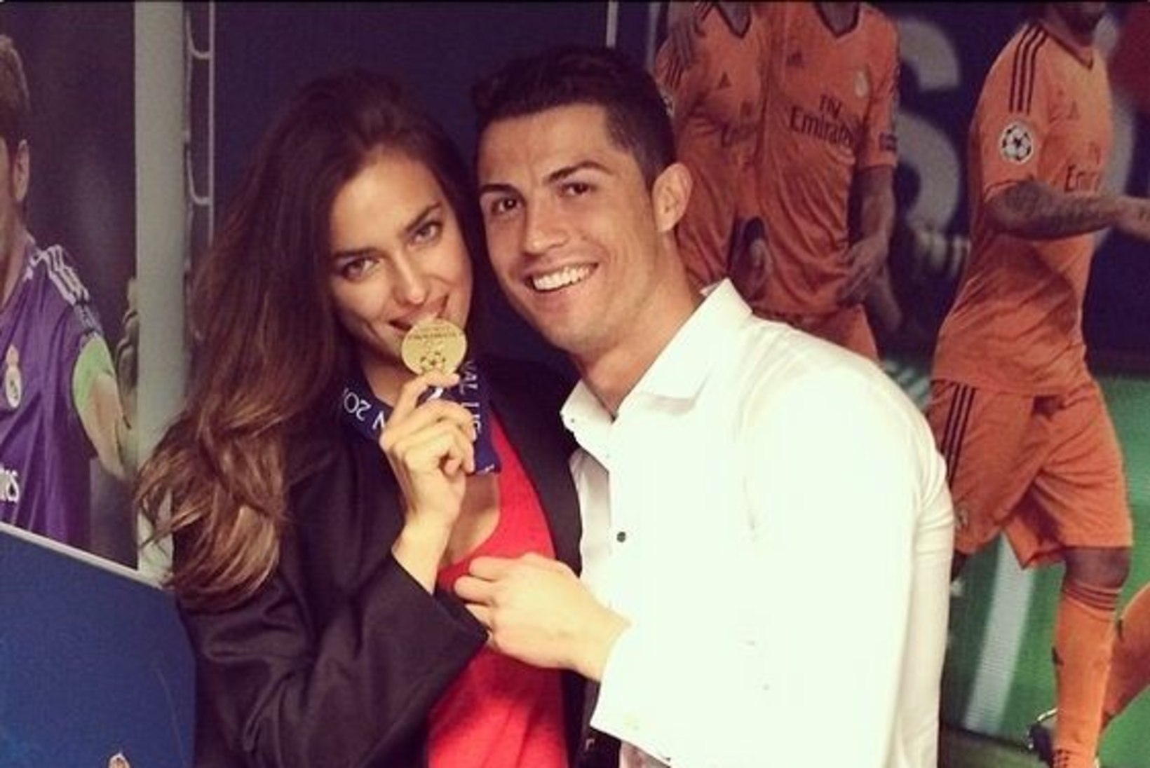 FOTOUUDIS: Cristiano Ronaldo pruut hammustas Meistrite liiga kuldmedalit