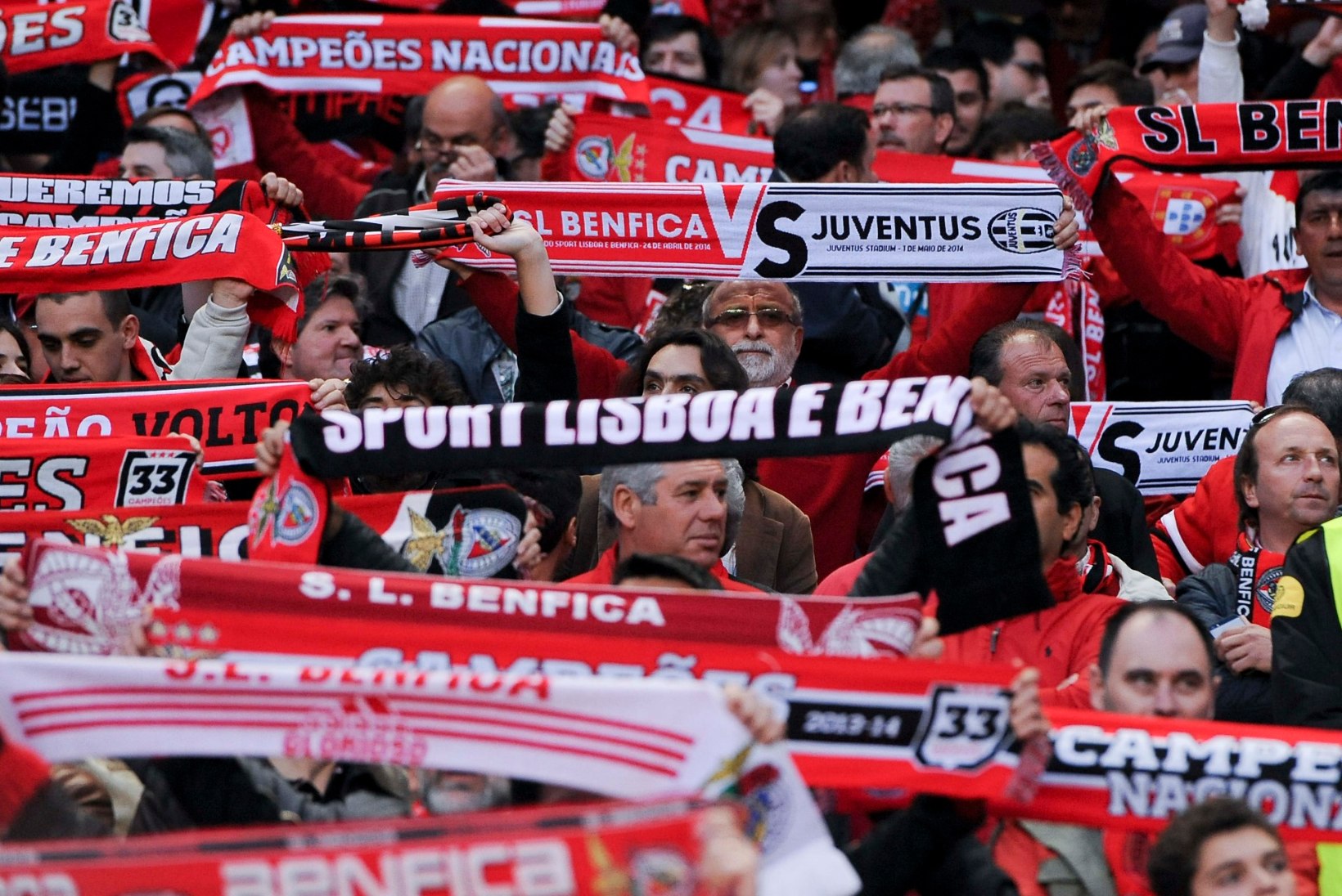 VIDEO: Parimad fännid maailmas? Benfica võeti öösel vastu meeletu lauluga ja tulemölluga!