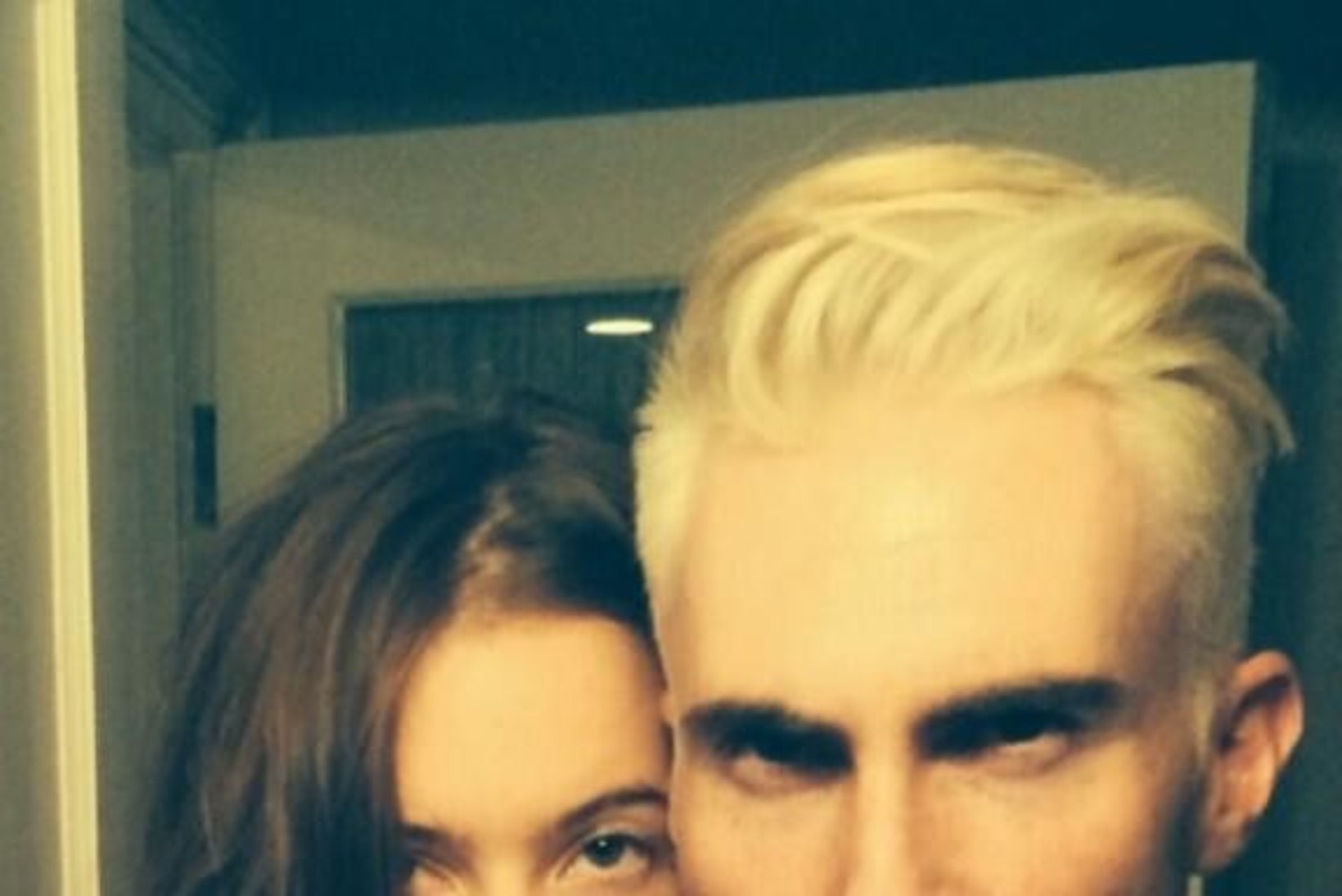 PILTUUDIS: Adam Levine värvis juuksed blondiks!