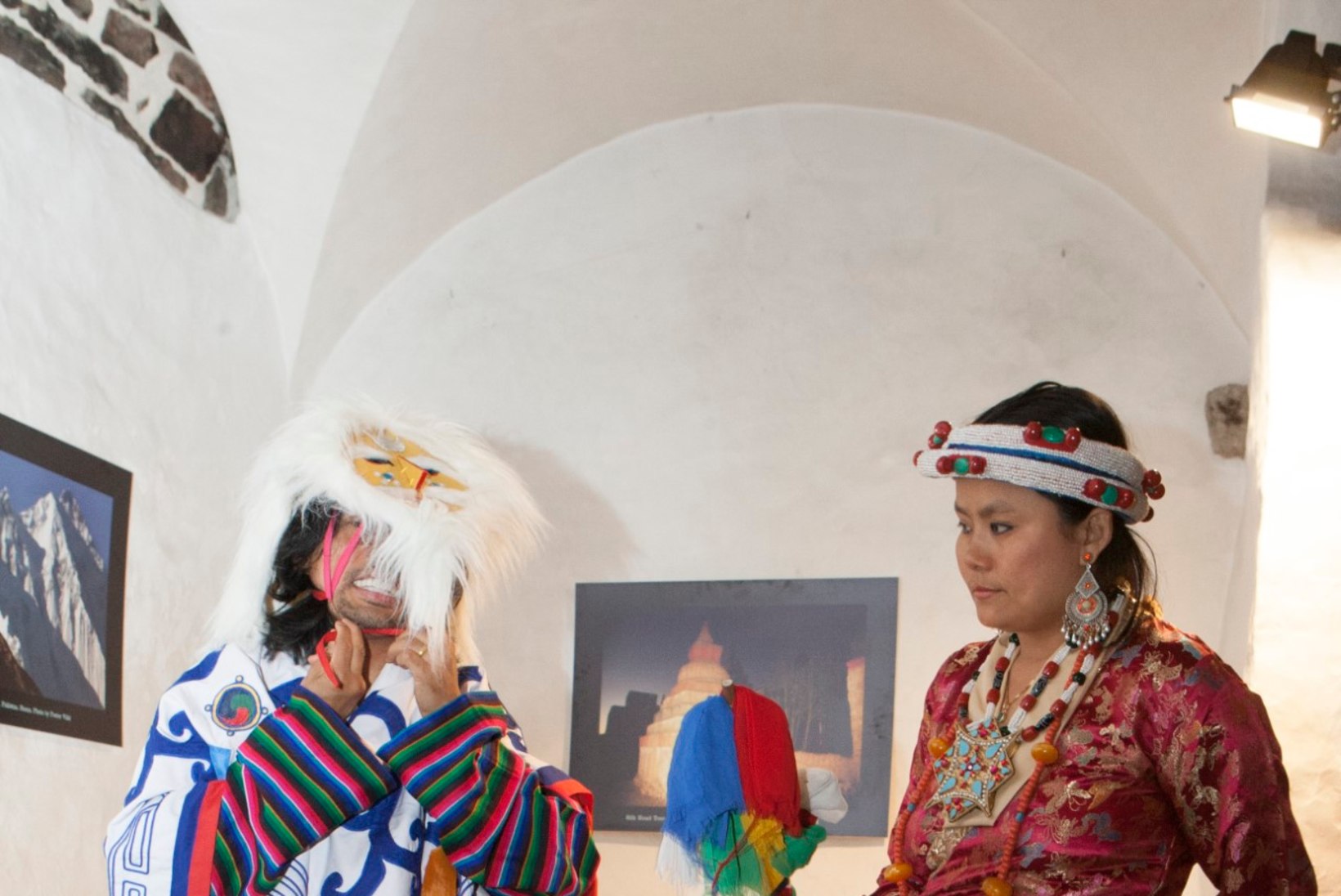 GALERII: Tiibeti artistid tutvustavad eestlastele oma laule ja tantse