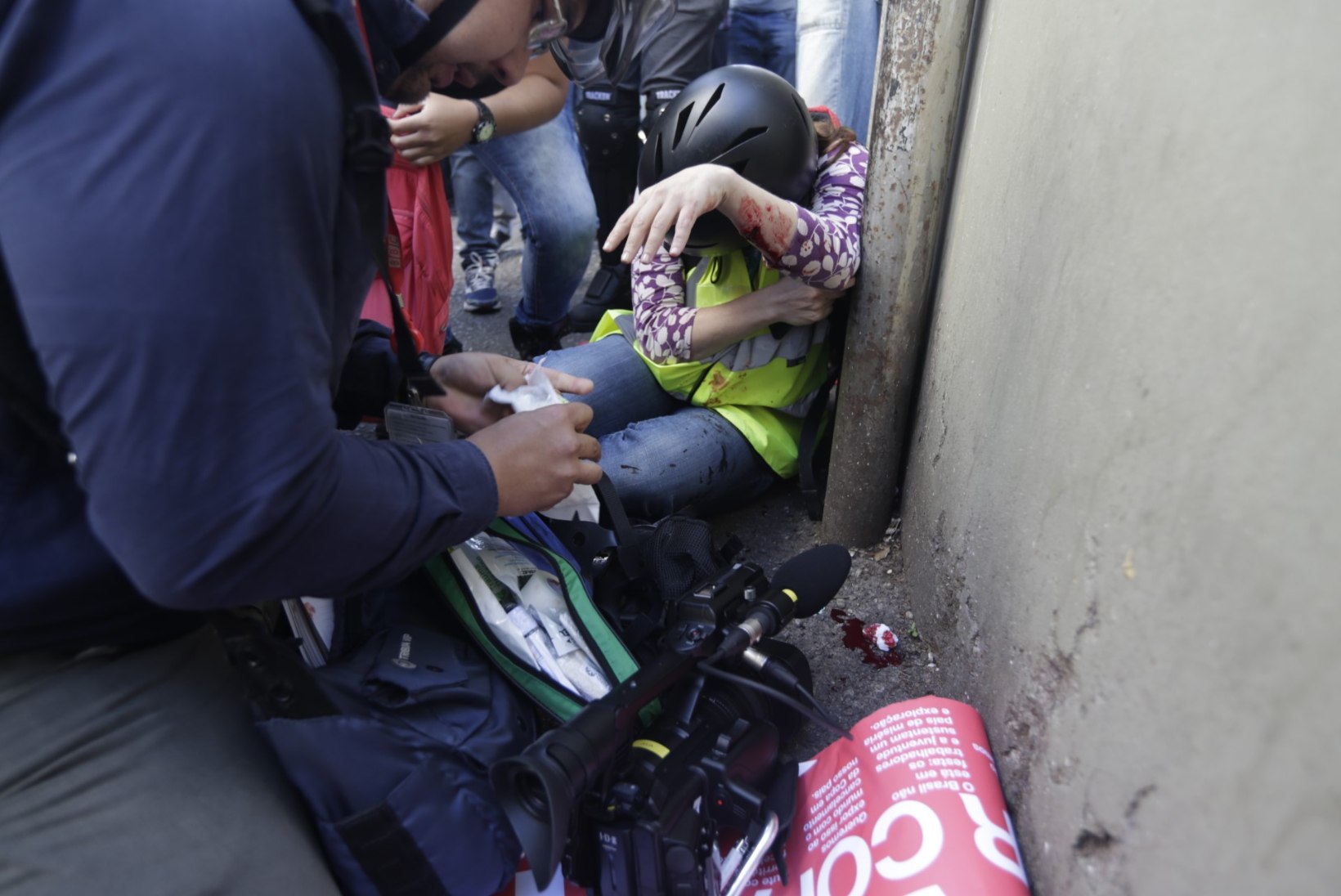 FOTOD: Sao Paulo rahutustes said vigastada CNNi ajakirjanik