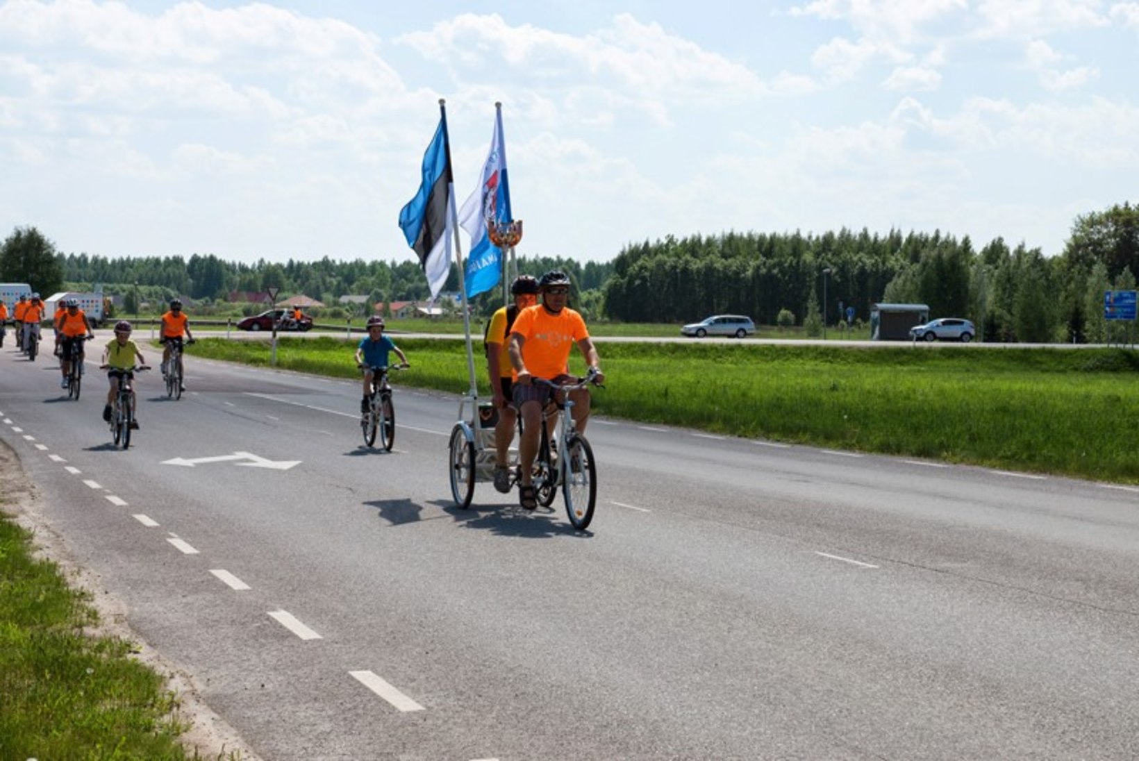 Laulu- ja tantsupeotuli sõidab ratta seljas läbi Eesti 1000 kilomeetrit