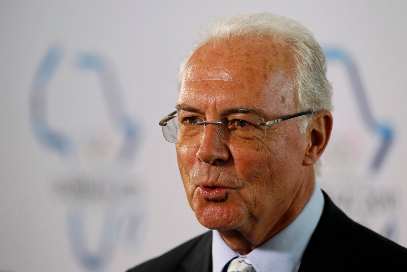 Beckenbauer loobus vastupanust ja astub FIFA korruptsioonikomisjoni ette