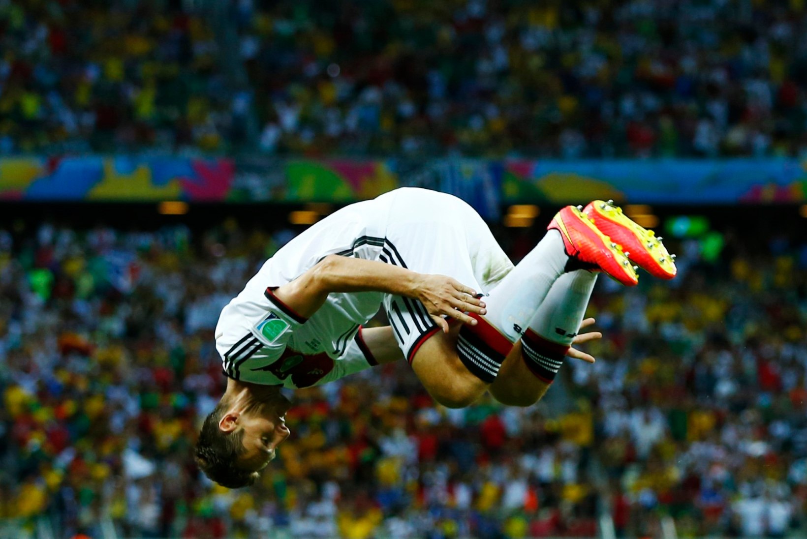 114 sekundit pärast platsile tulekut skoorinud Miroslav Klose tõusis rekordiraamatus Ronaldo kõrvale esikohta jagama