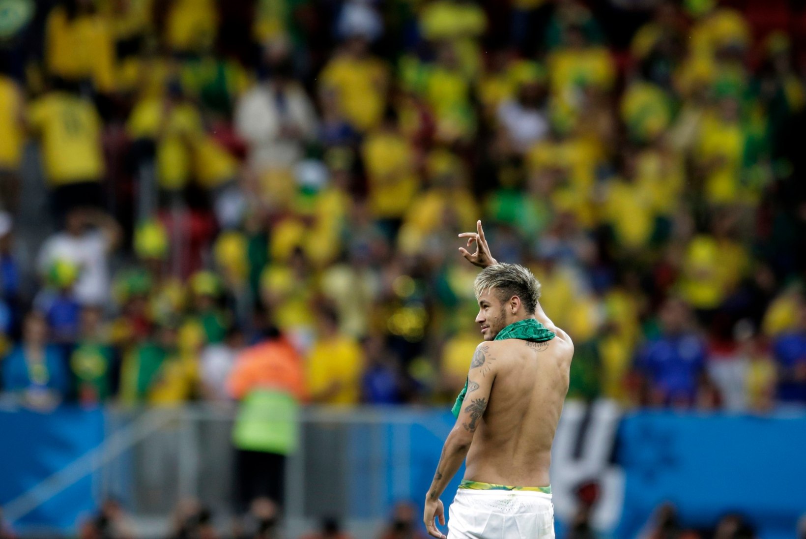 GALERII: Neymar ja Brasiilia andsid Kamerunile õppetunni