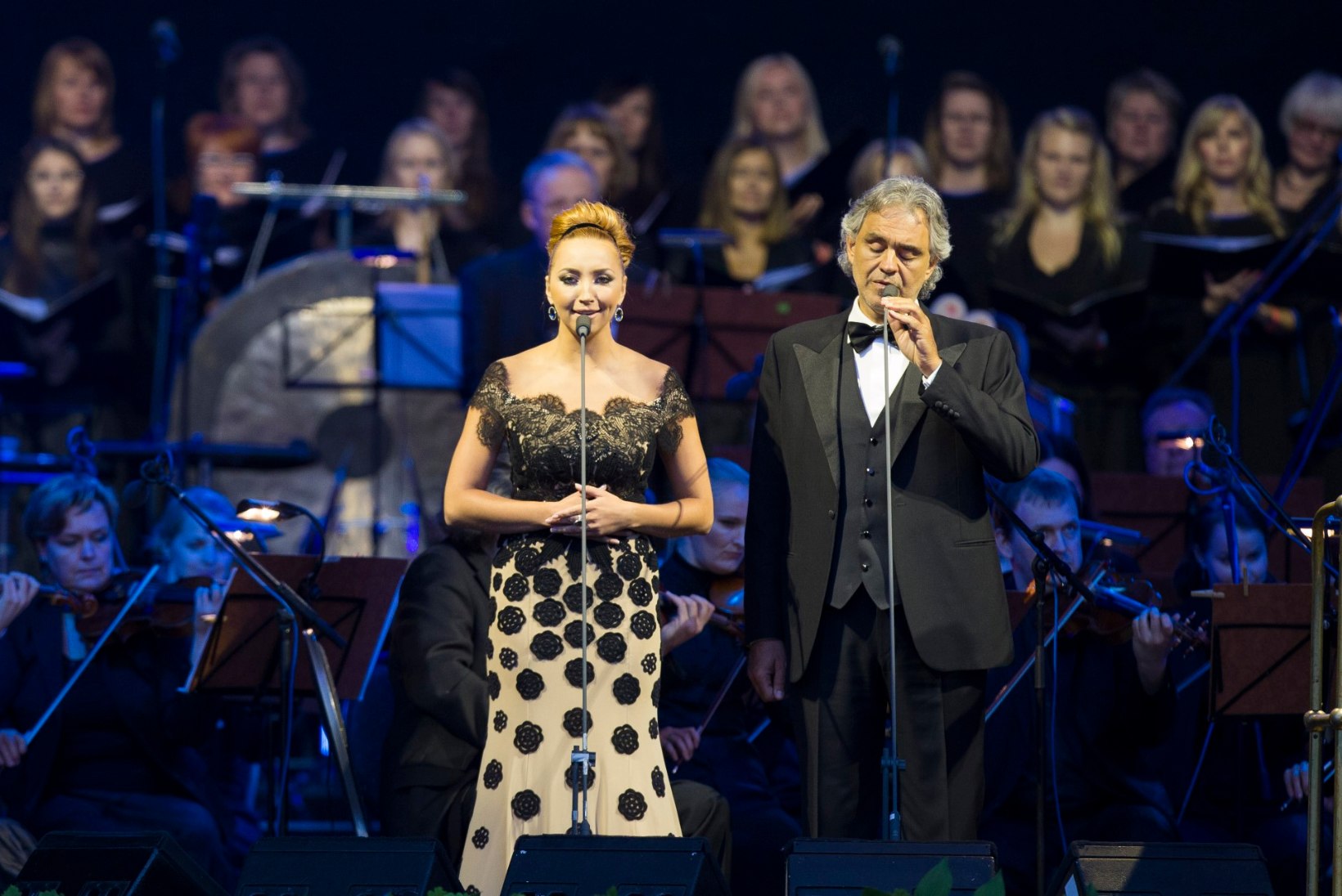 Andrea Bocelli kontsert tõi Tallinna lauluväljakule romantikud
