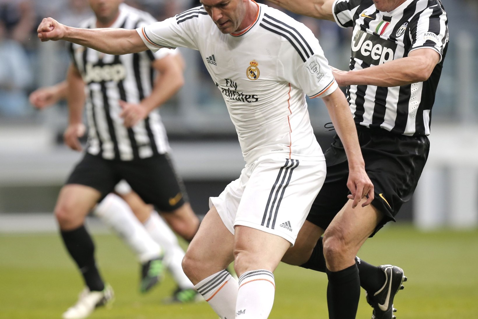 VIDEO: Zidane ja Seedordi iluväravad Reali ja Juventuse endiste staaride mängus