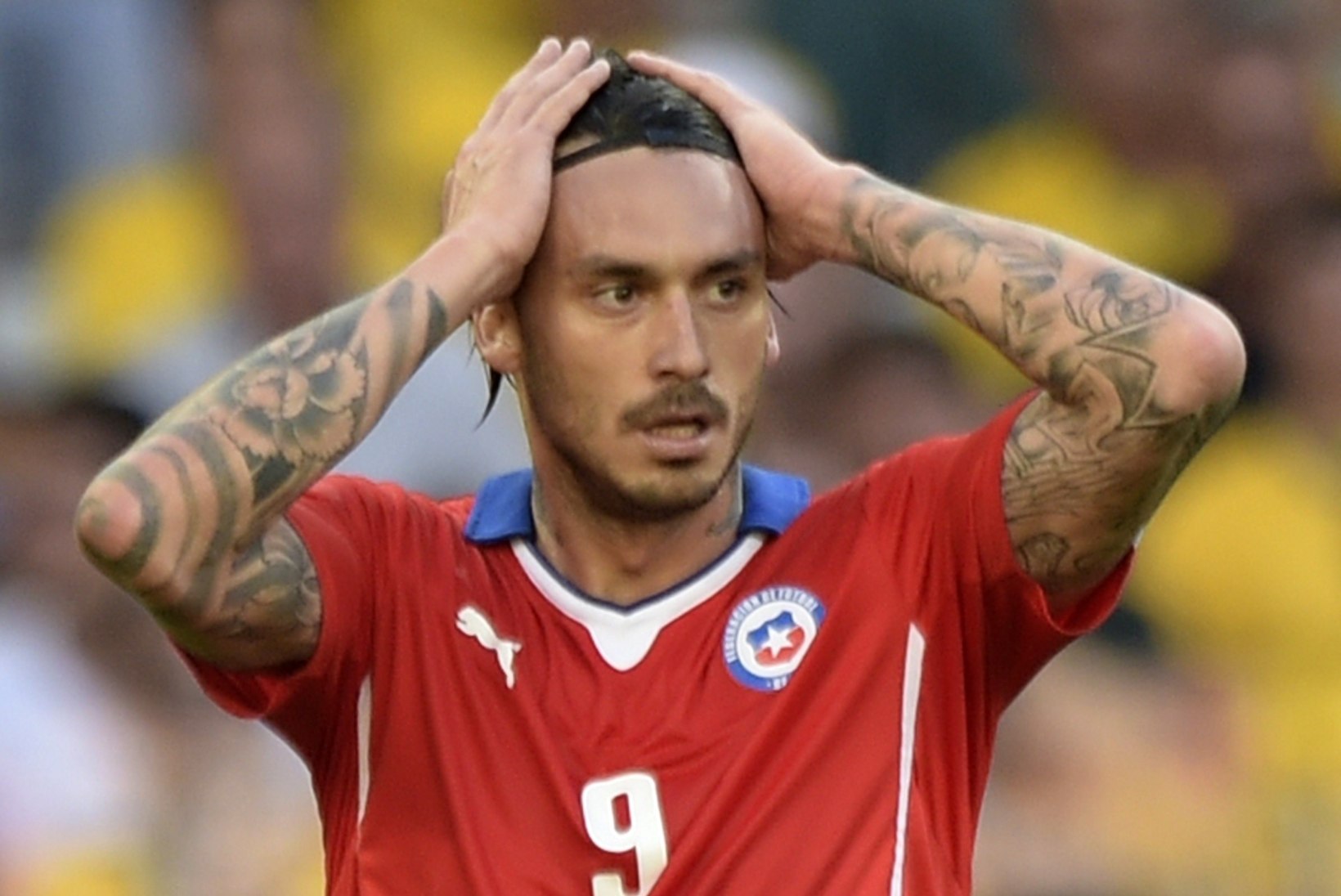 SKANDAAL: Kas Brasiilia jalgpalliametnik ründas Tšiili staari?