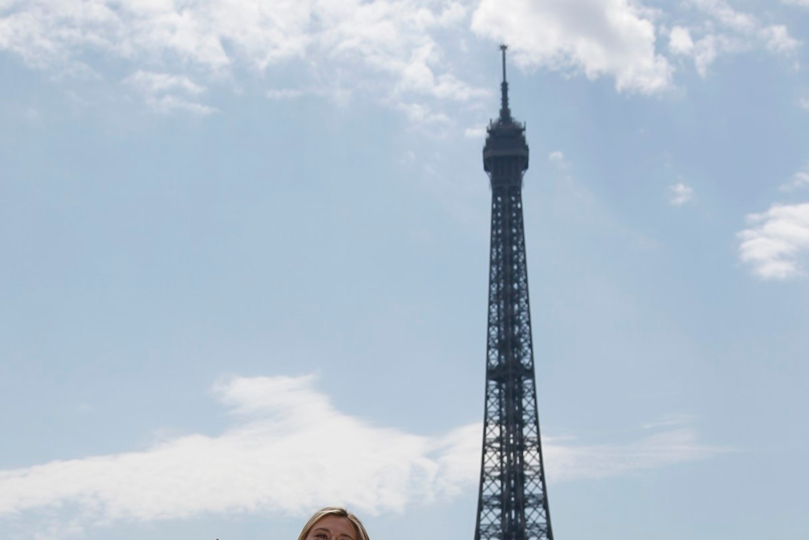 VALLATU MAŠA! Prantsuse lahtistel triumfeerinud Šarapova edvistas Eiffeli torni juures