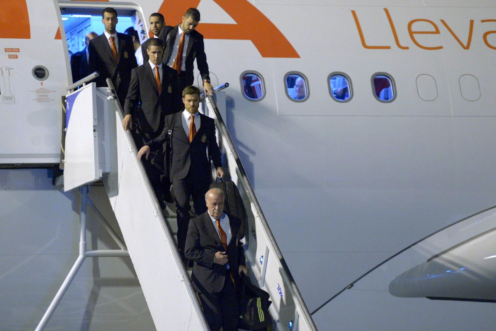 GALERII: Valitseva maailmameistri lennutas Brasiiliasse "Juan Carlos I"