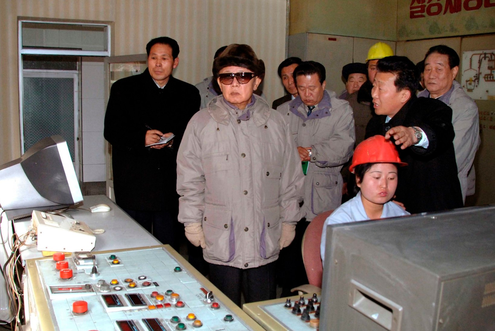 Kumb vaatab asju paremini – Taavi Rõivas või Kim Jong-il?