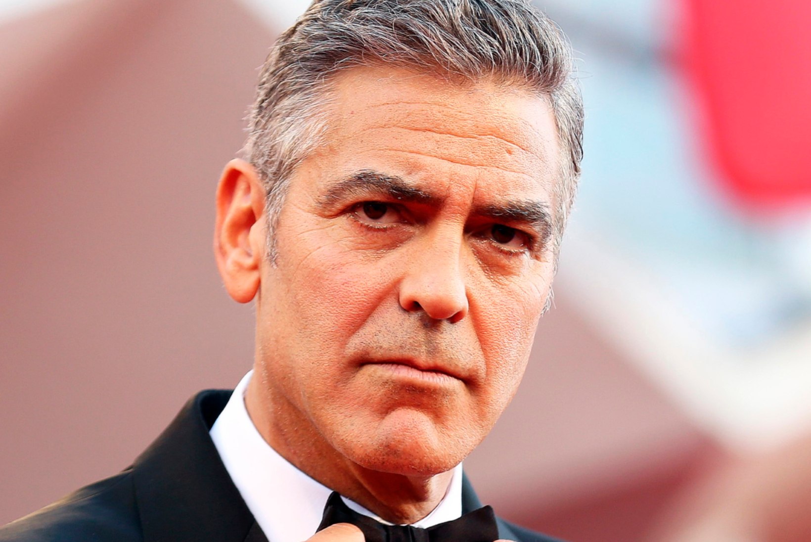 Kõmuleht palus George Clooneylt vabandust