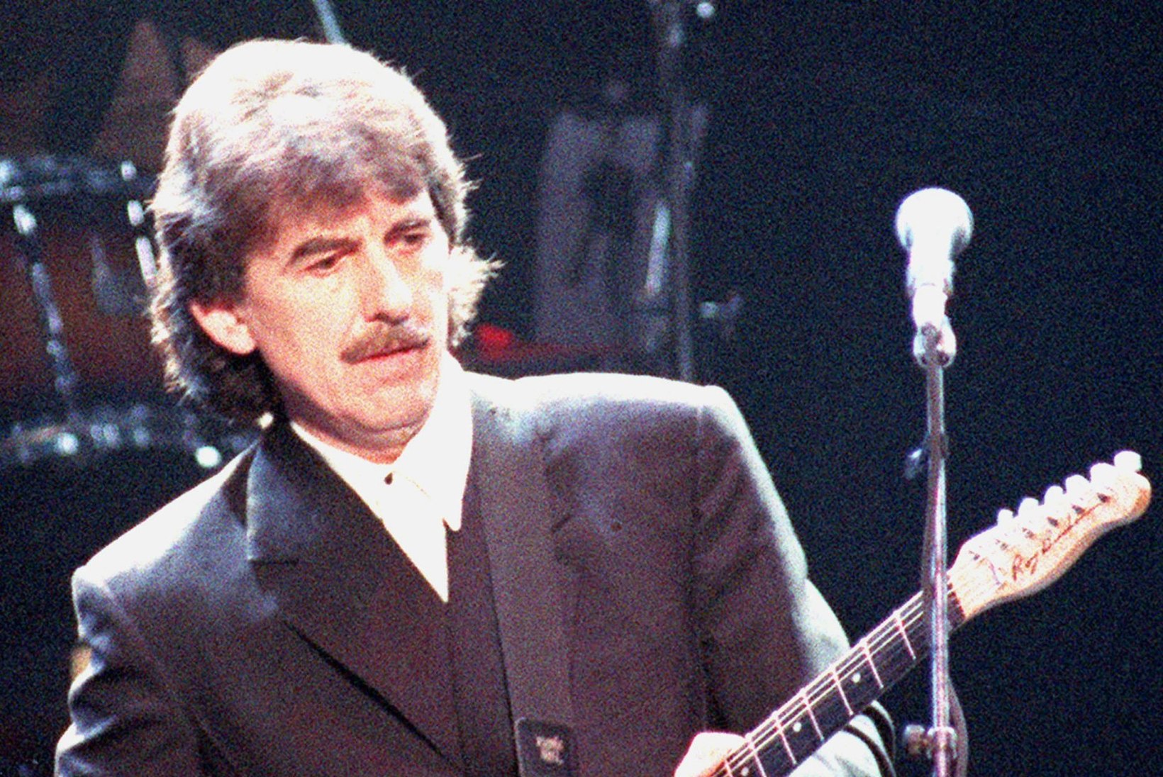 IROONIA: George Harrisoni mälestuspuu hävitasid... mardikad!