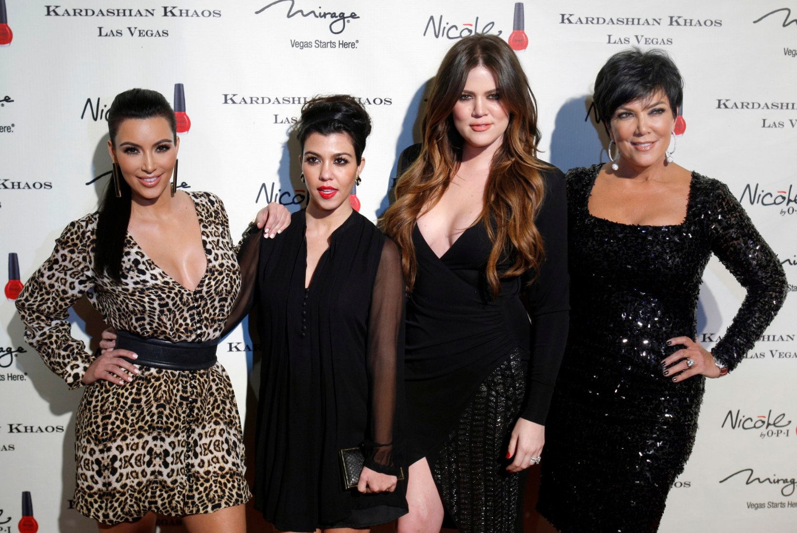 KUUM: Kardashianite kaunitarid sulistasid vees.. ja tegid sellest muidugi foto!