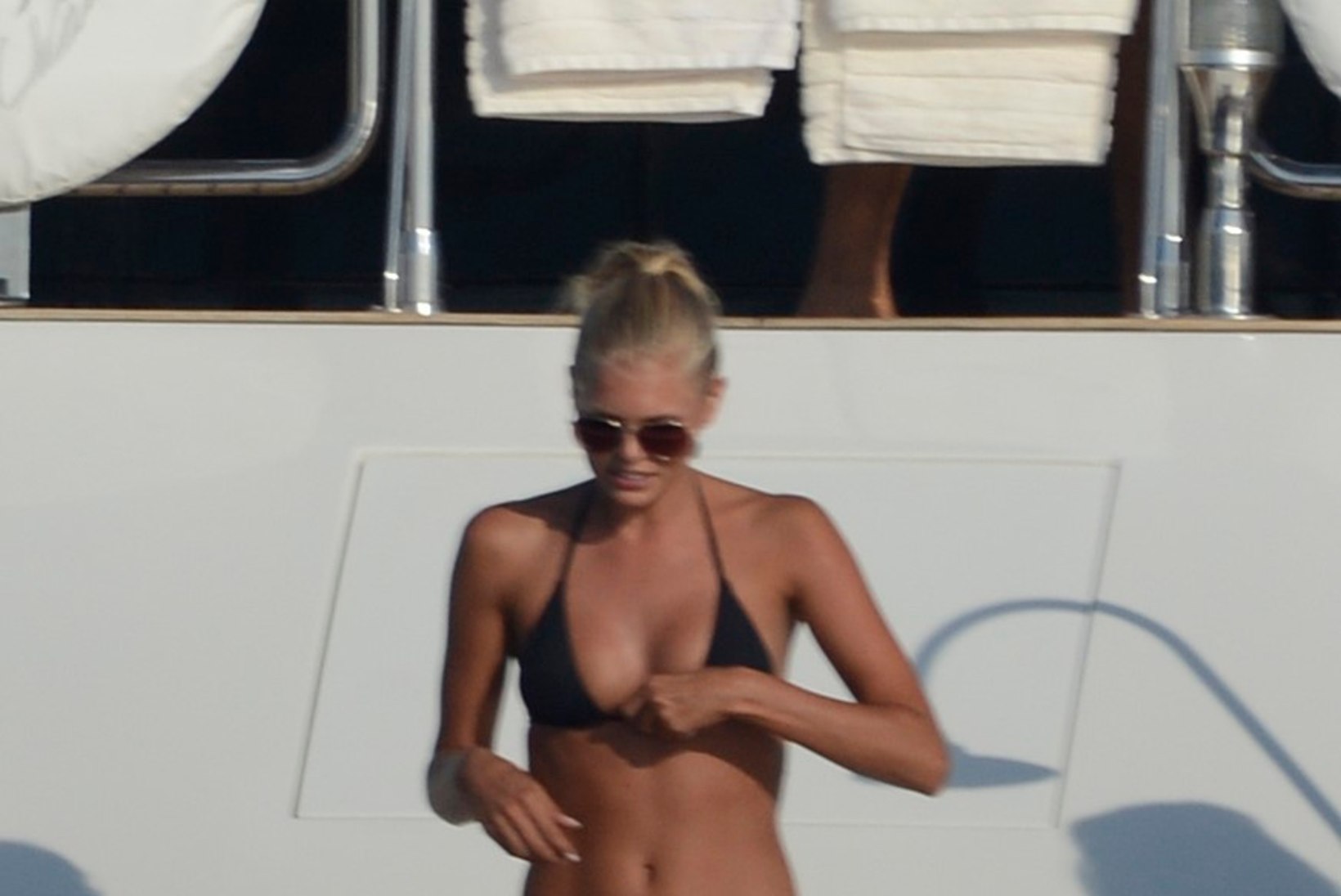 FOTOD! Leonardo DiCaprio peesitab oma 22aastase tüdruksõbraga Ibiza sadamas asuval jahil