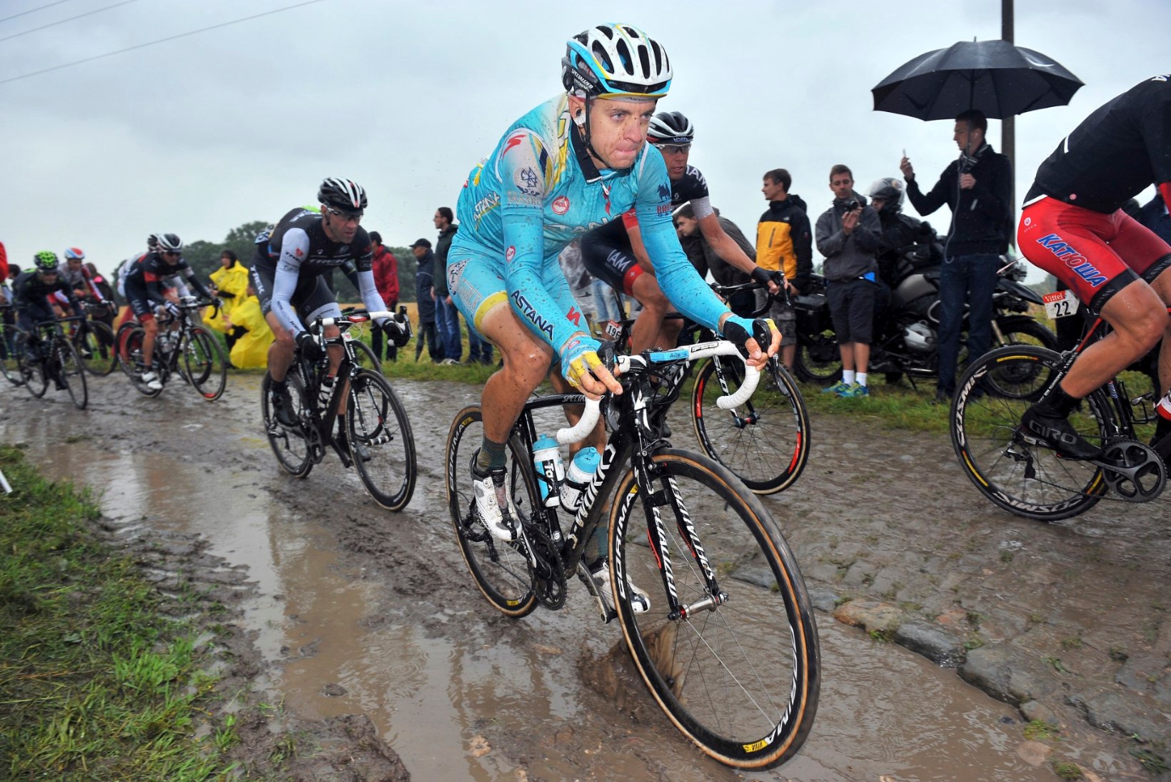 Väsinud Kangert pärast Tour de France’i: välja ei kipu ja ratta selga ei roni 